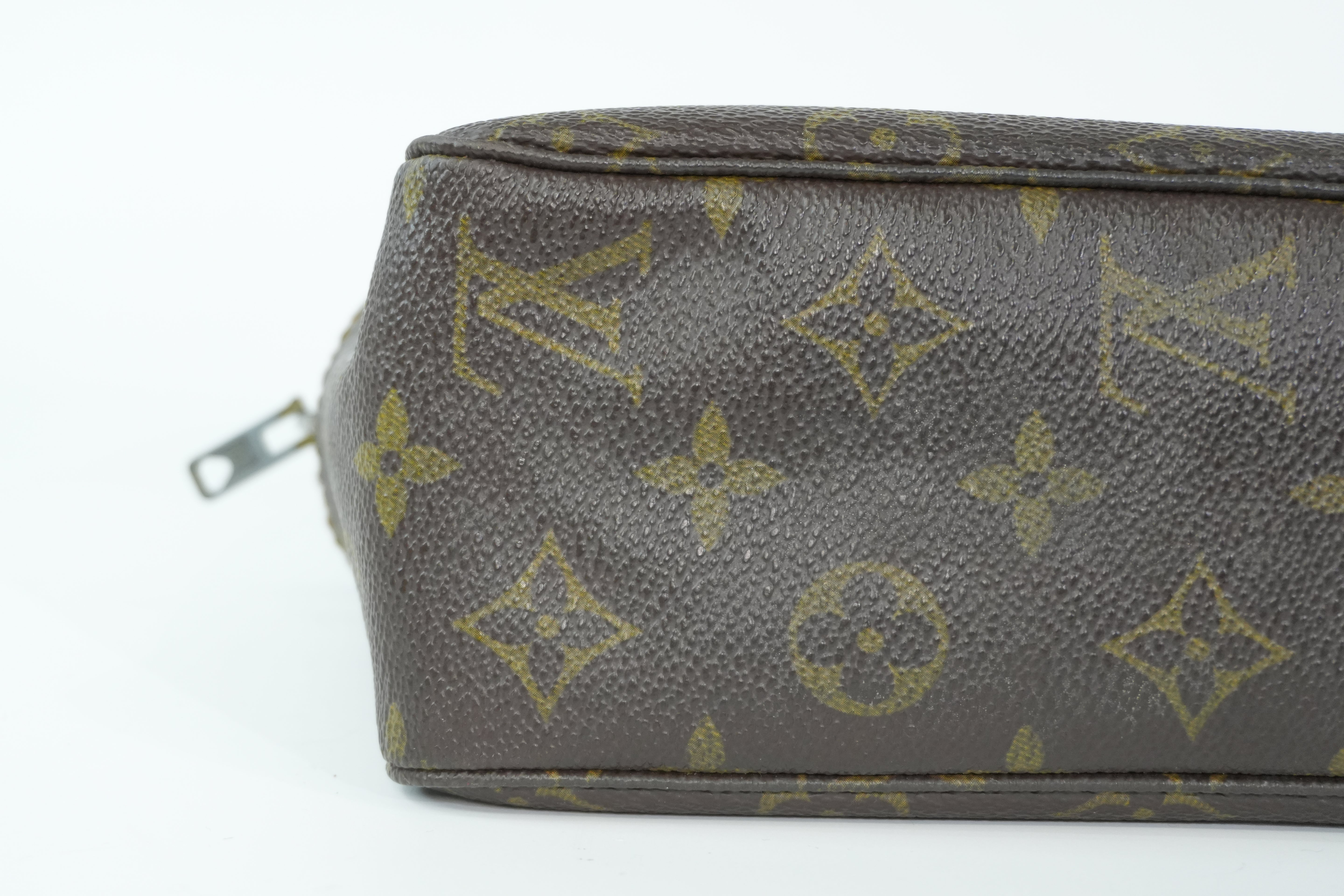 Pre-owned Louis Vuitton Monogram Trousse 28 pouch