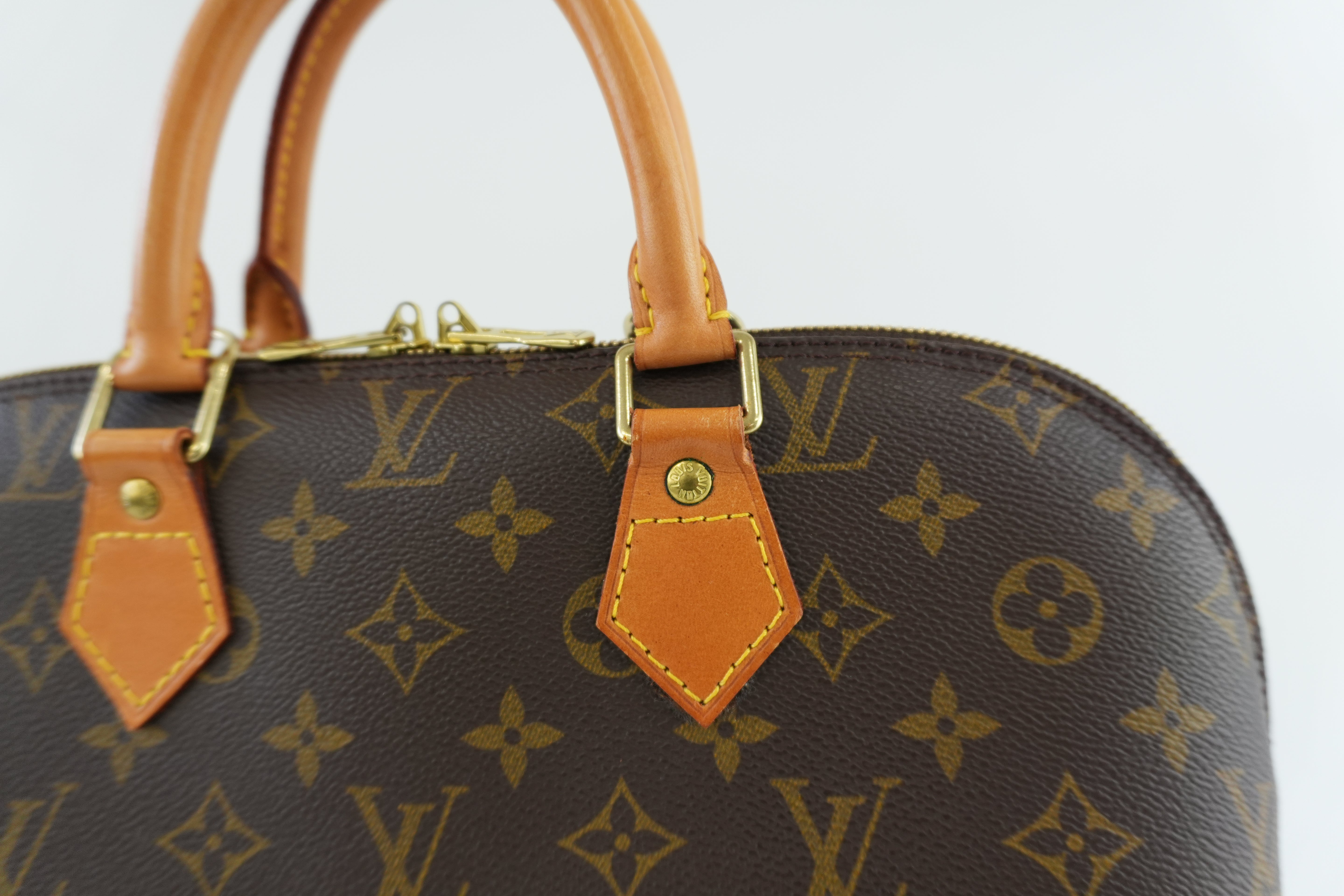 Louis Vuitton Monogram Alma Handbag Used