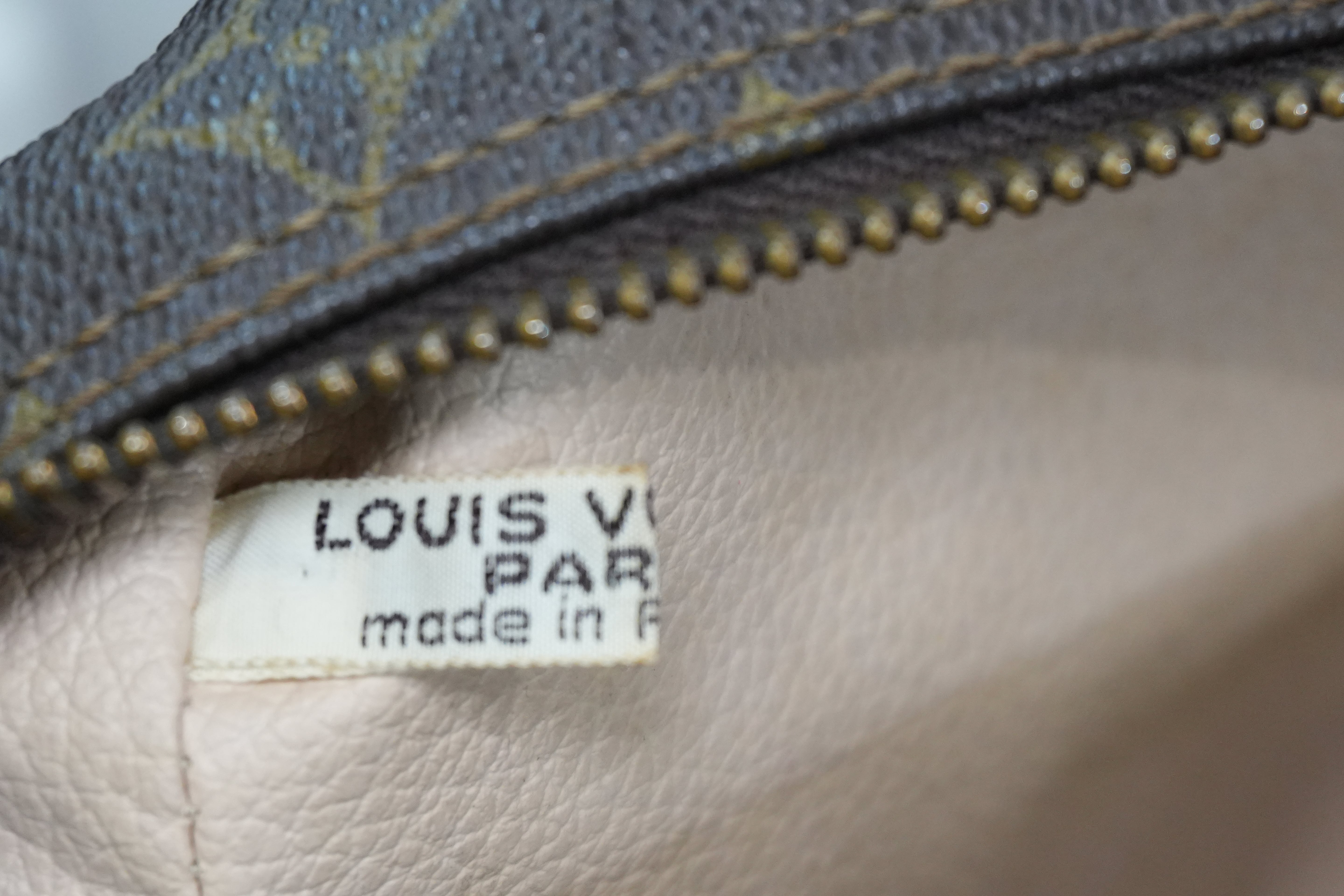 Pre-owned Louis Vuitton Monogram Trousse 28 pouch