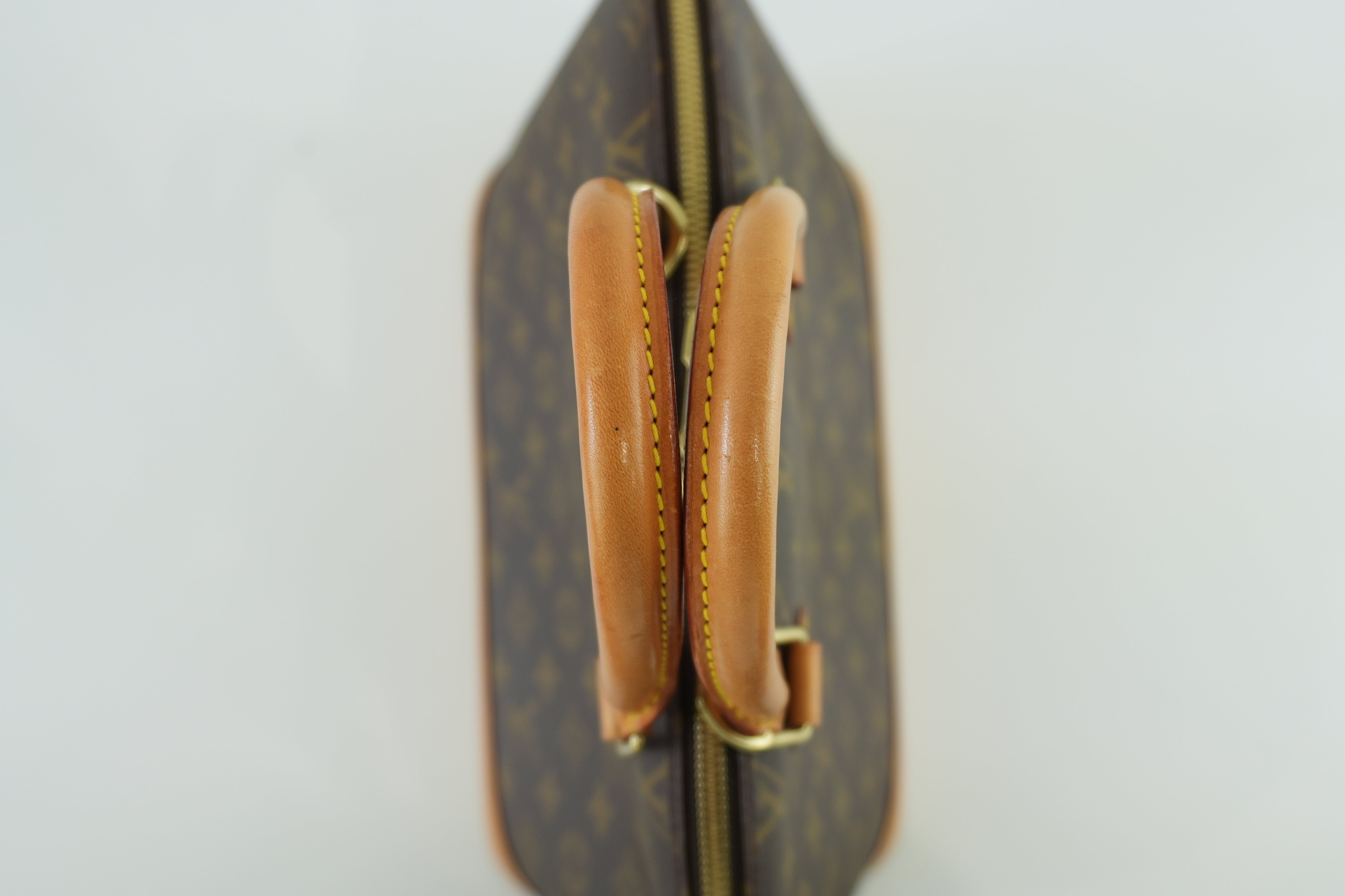 Louis Vuitton Monogram Alma Handbag Used