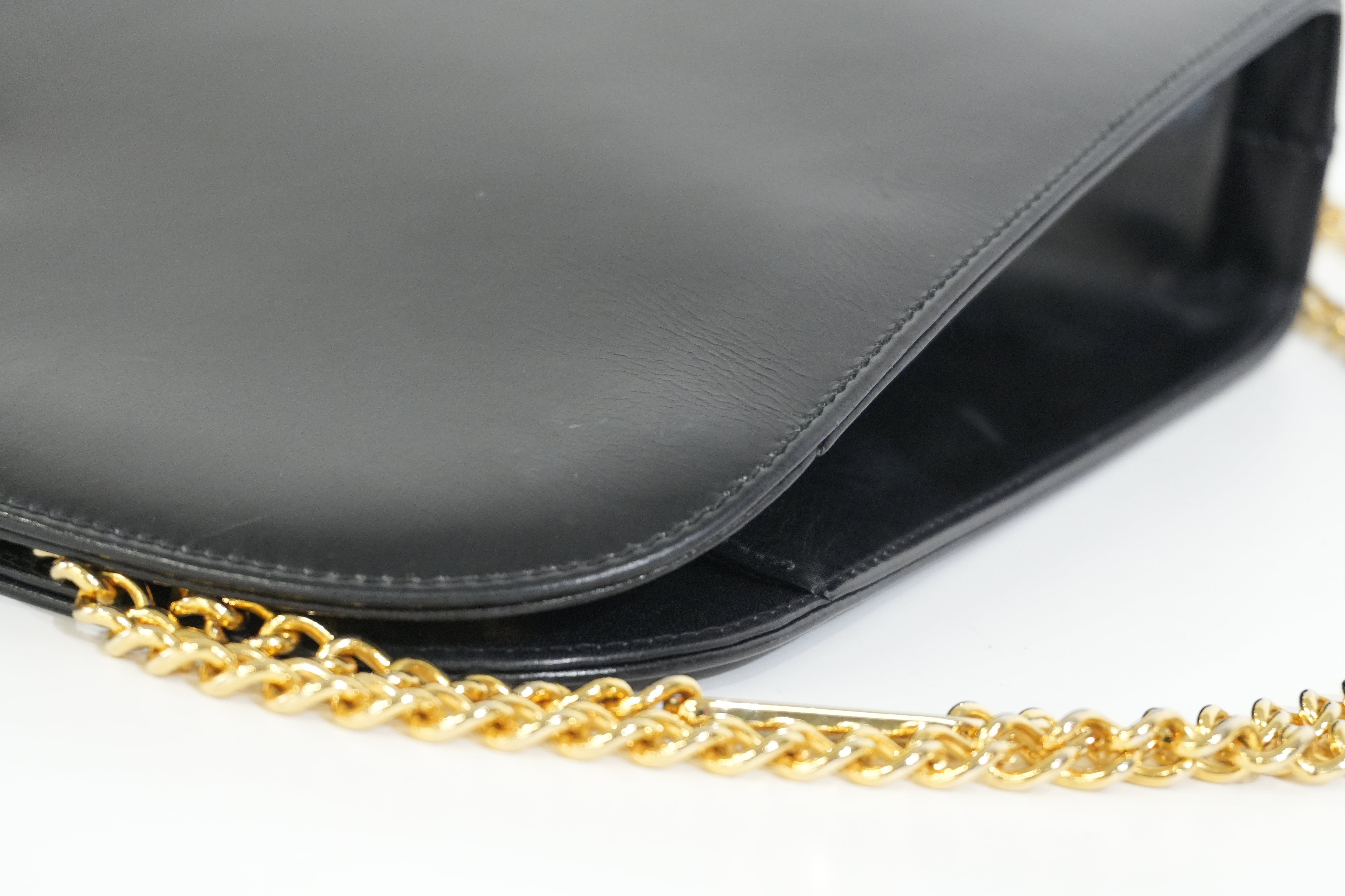 Pre-owned Ferragamo Chain Shoulder Bag Black