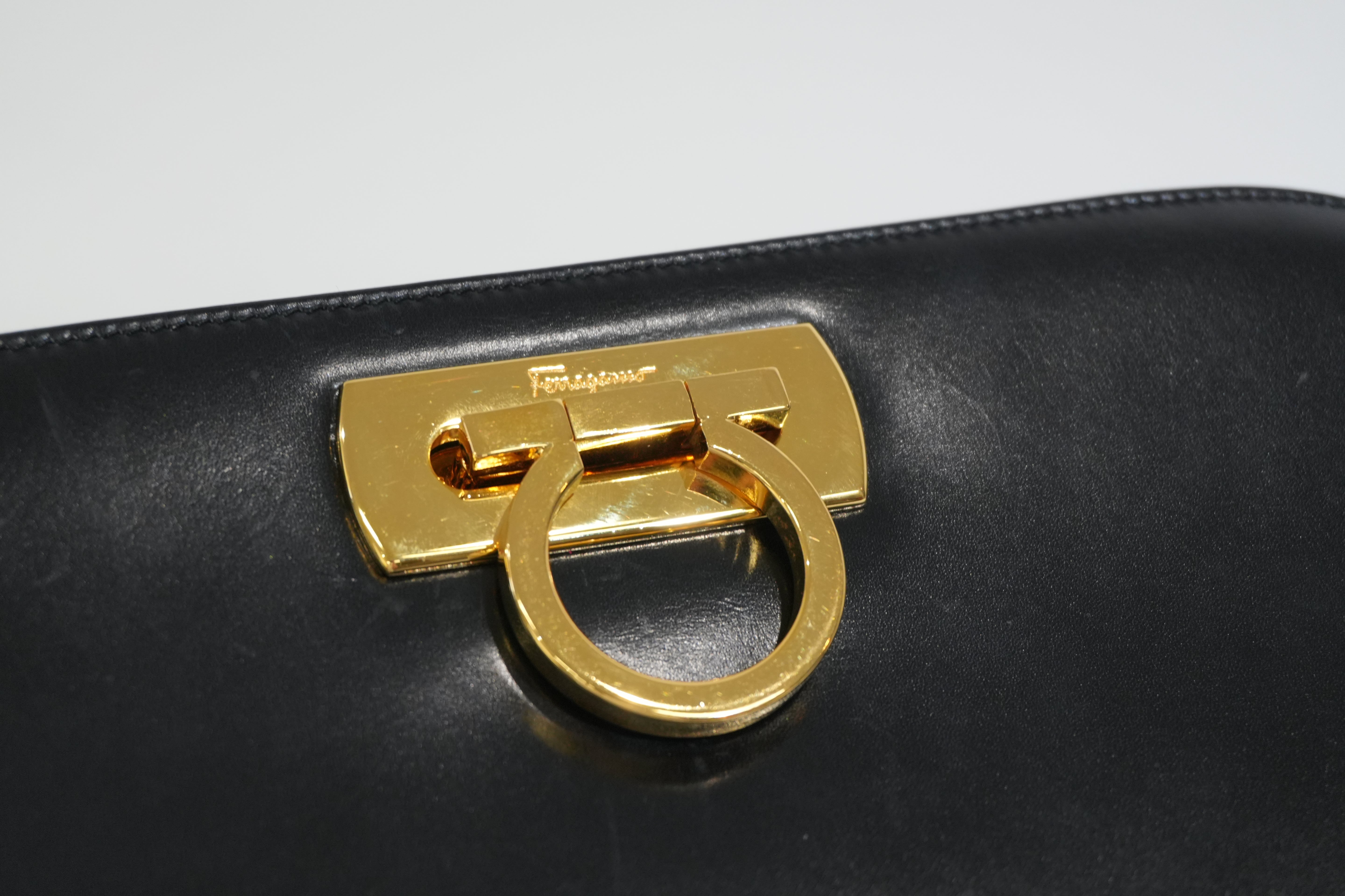 Pre-owned Ferragamo Chain Shoulder Bag Black