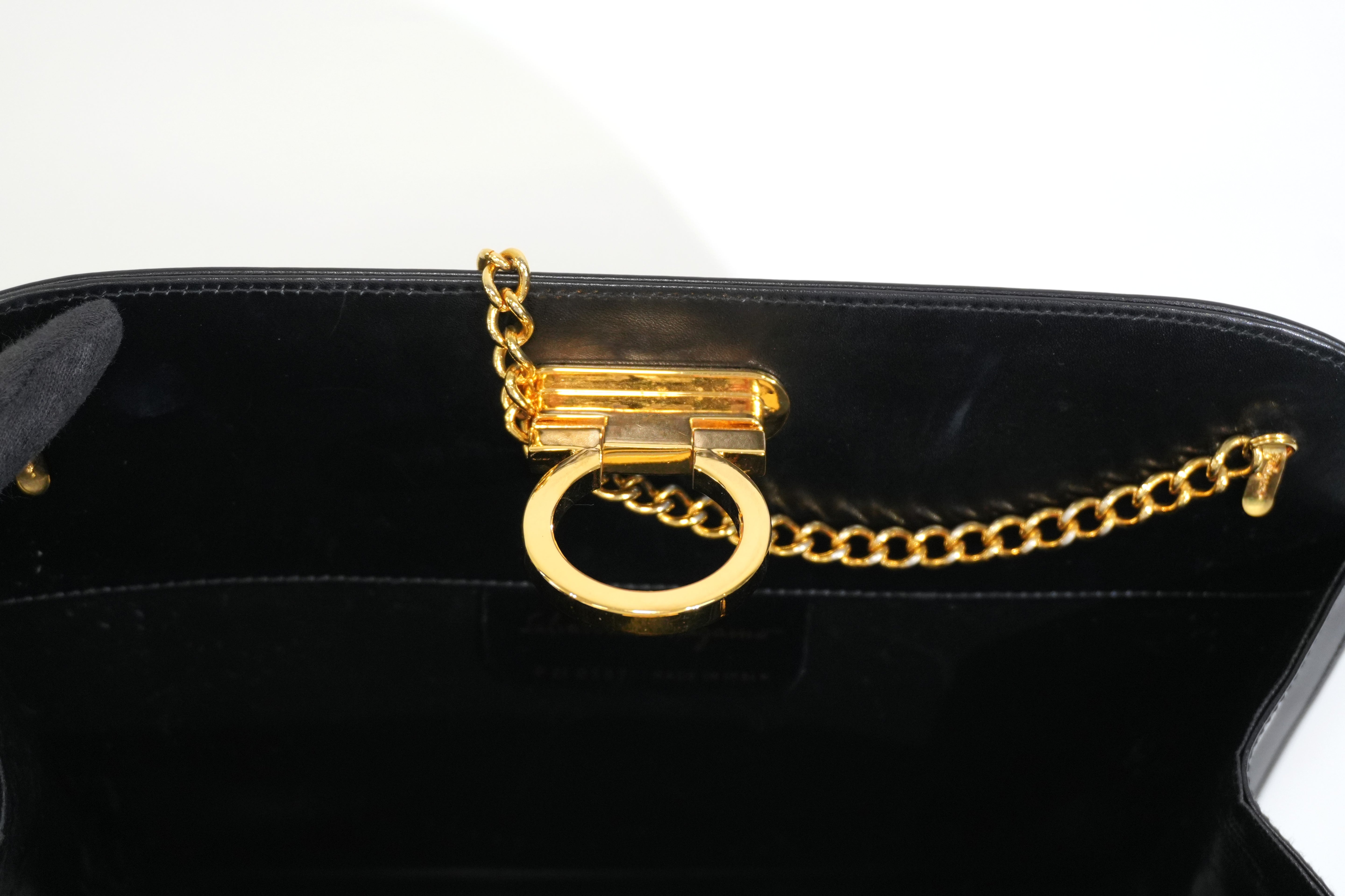 Pre-owned Ferragamo Chain Shoulder Bag Black