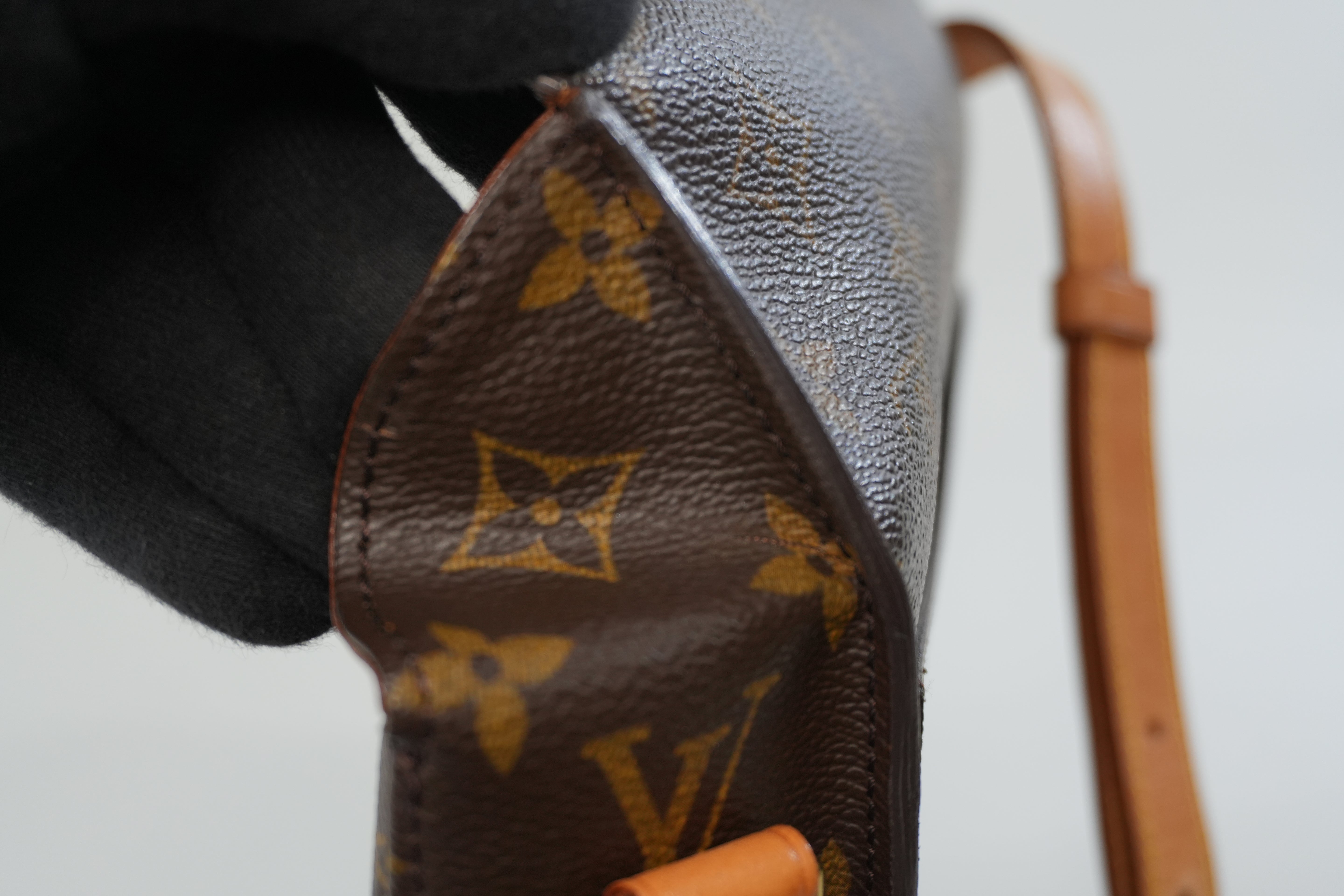 Pre-owned Louis Vuitton Monogram Saint Cloud GM Shoulder Bag