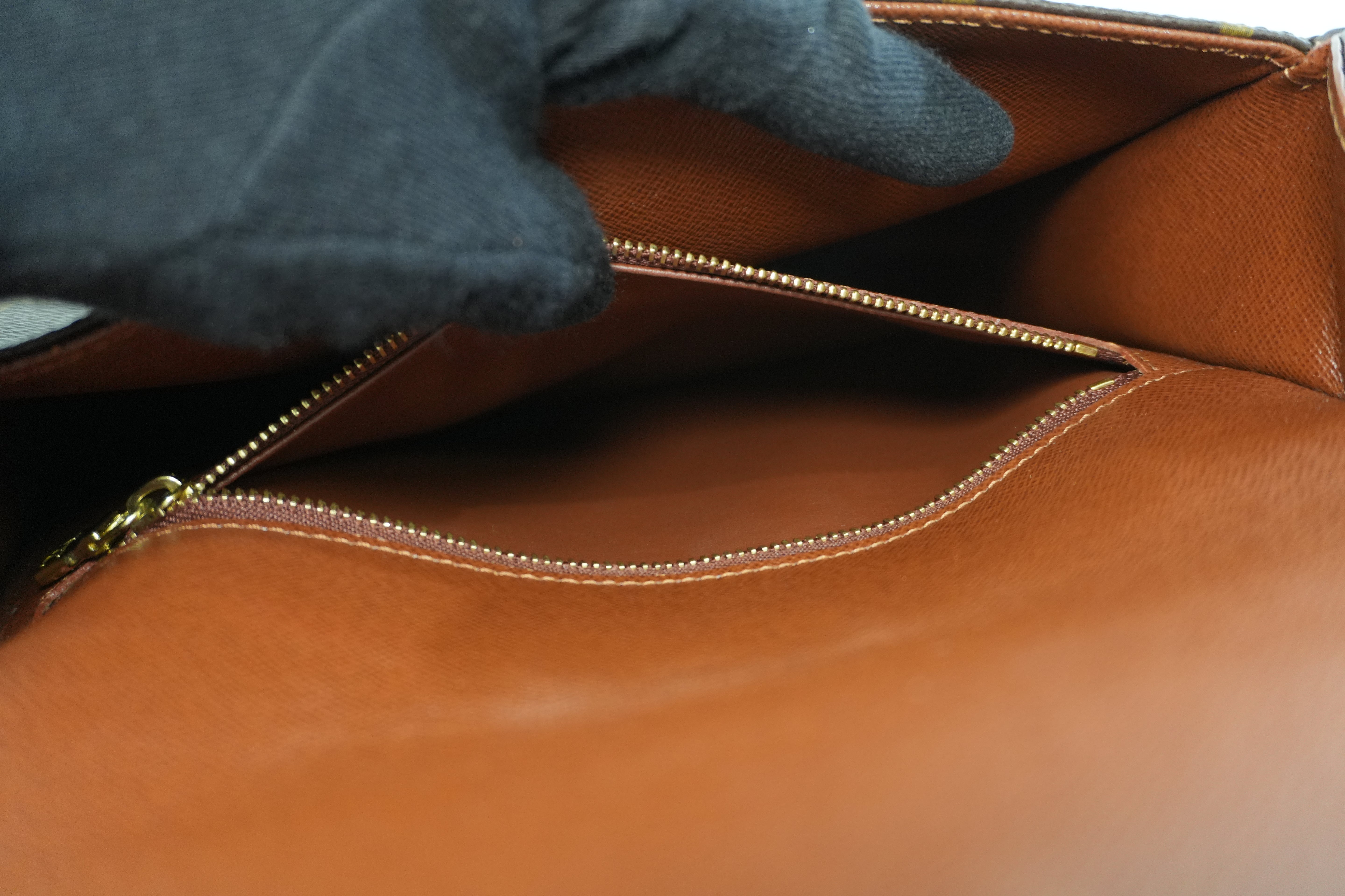 Pre-owned Louis Vuitton Monogram Saint Cloud GM Shoulder Bag