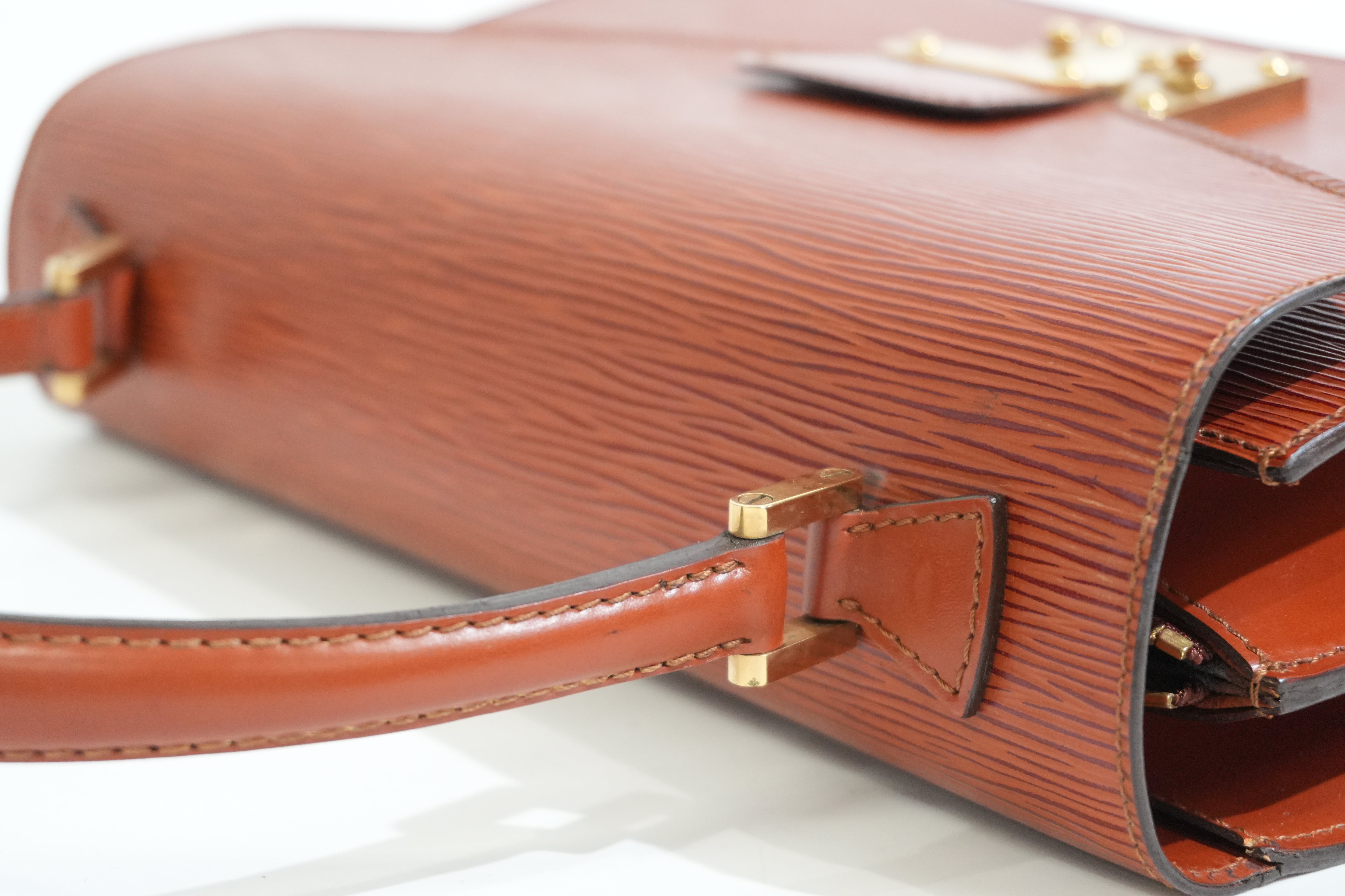 Pre-owned Louis Vuitton Epi Concorde Top Handle Handbag Kenya Brown