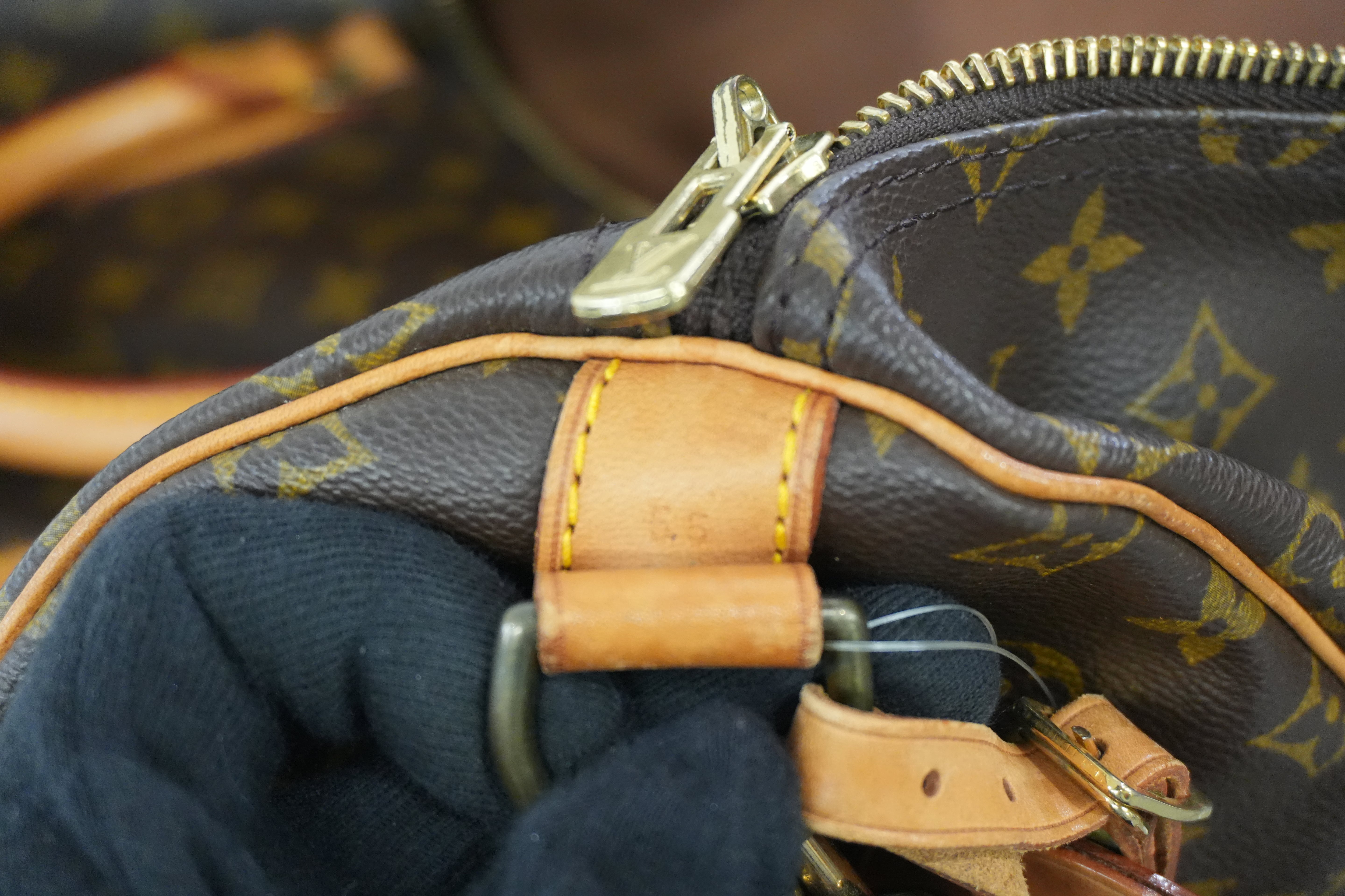 Pre-owned Louis Vuitton Monogram Keepall 55 Bandouliere