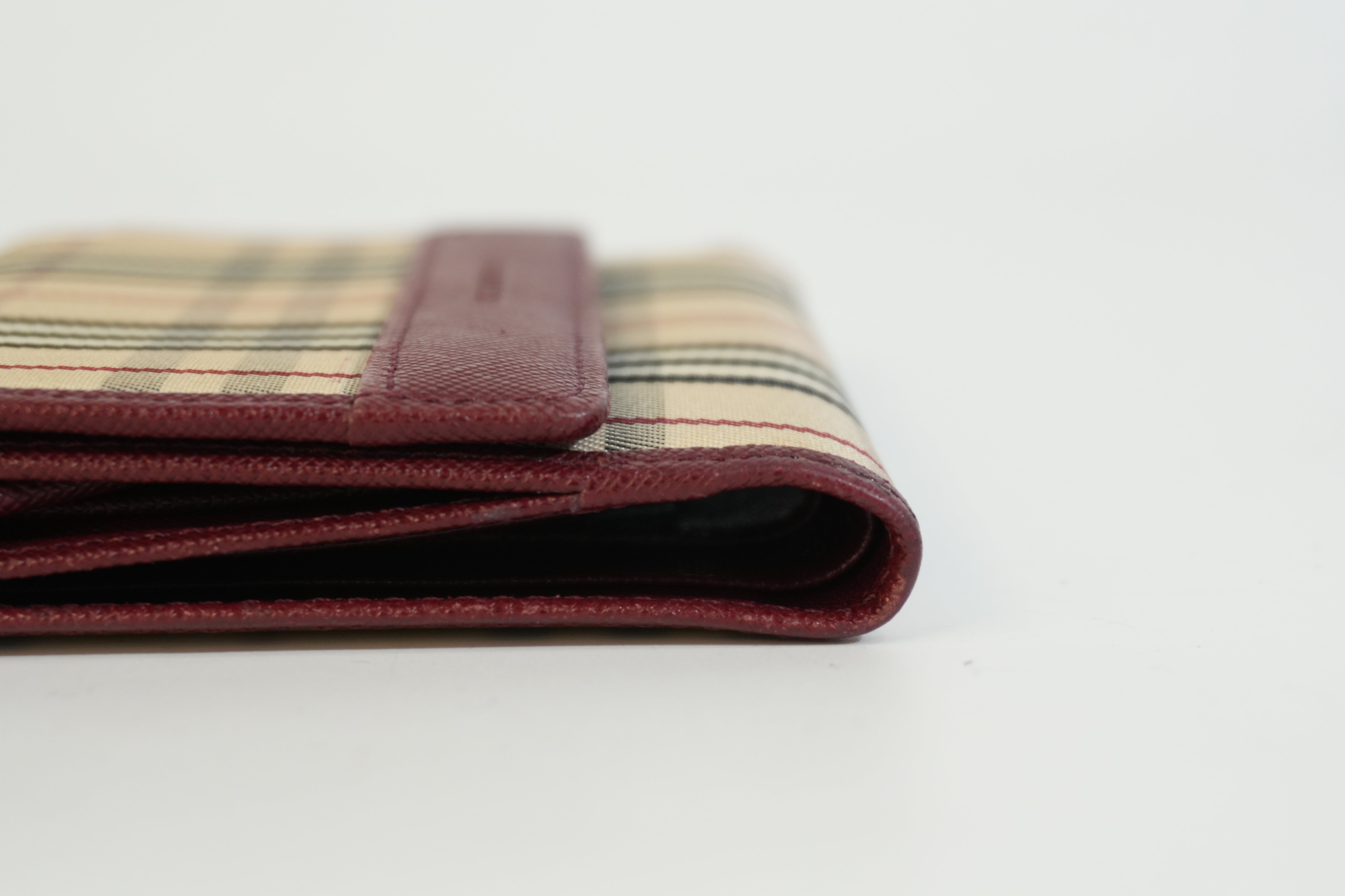 Pre-owned Burberry Nova Check Compact Wallet Beige and Red