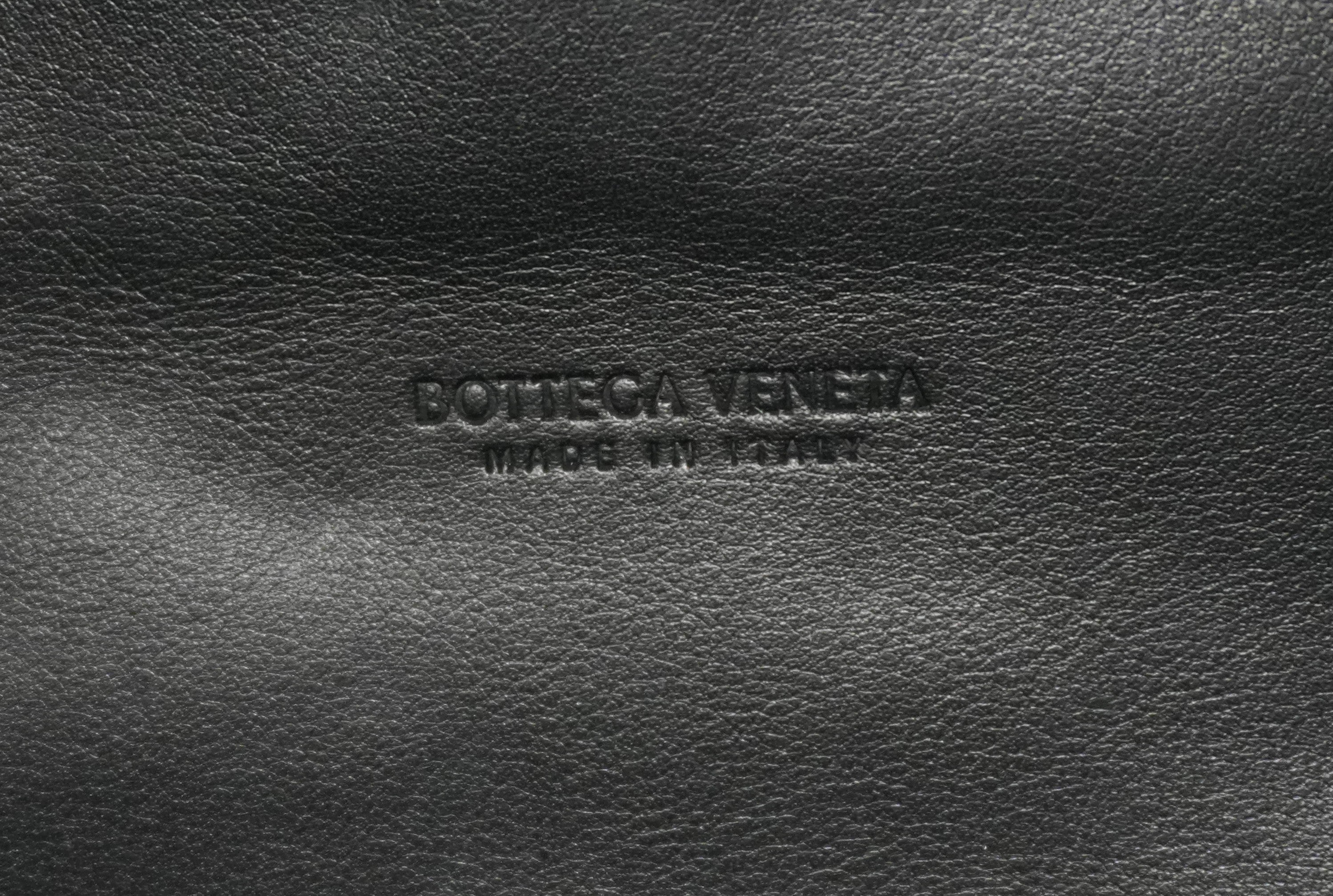 Bottega Veneta Chain Pouch Black Leather Used