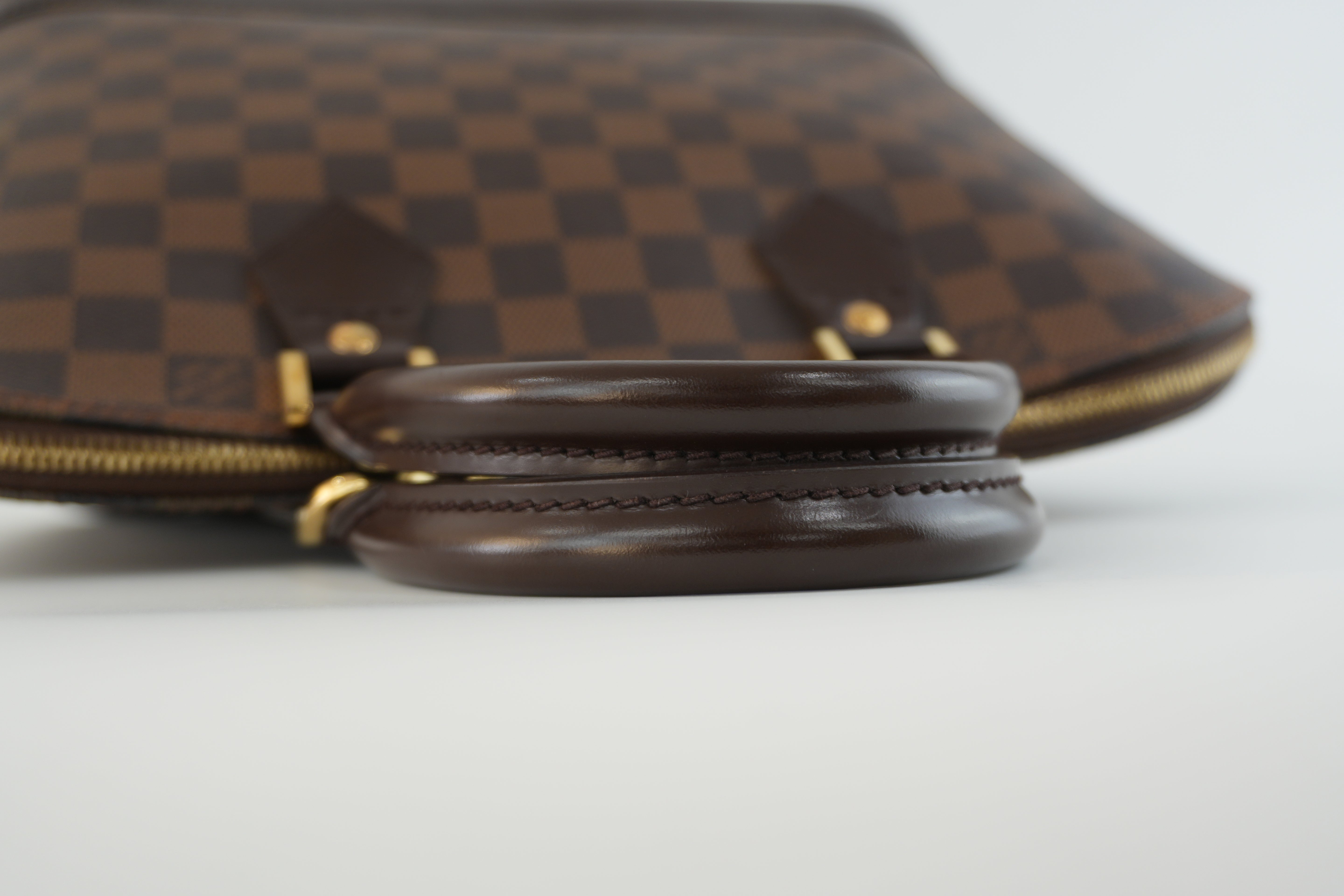 Louis Vuitton Damier Ebene Alma Handbag Used