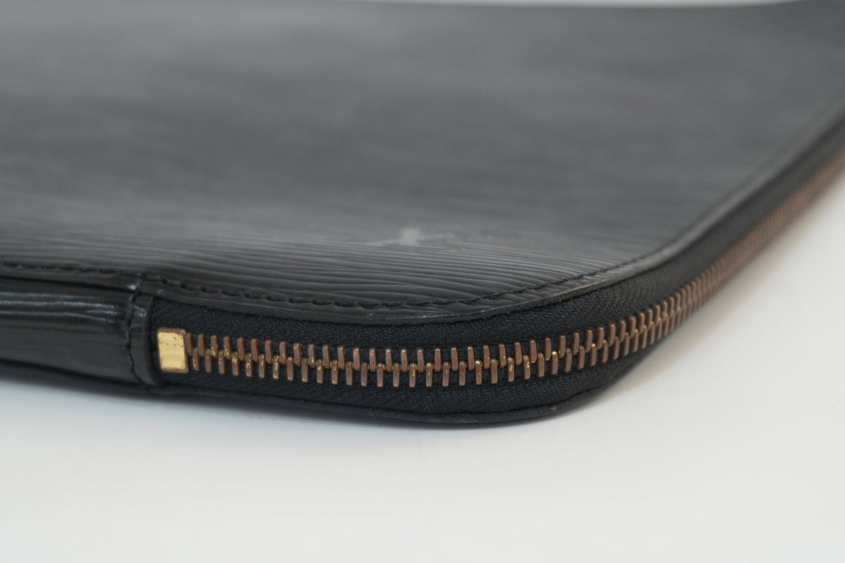 Pre-Owned Louis Vuitton Epi Laptop Case Black