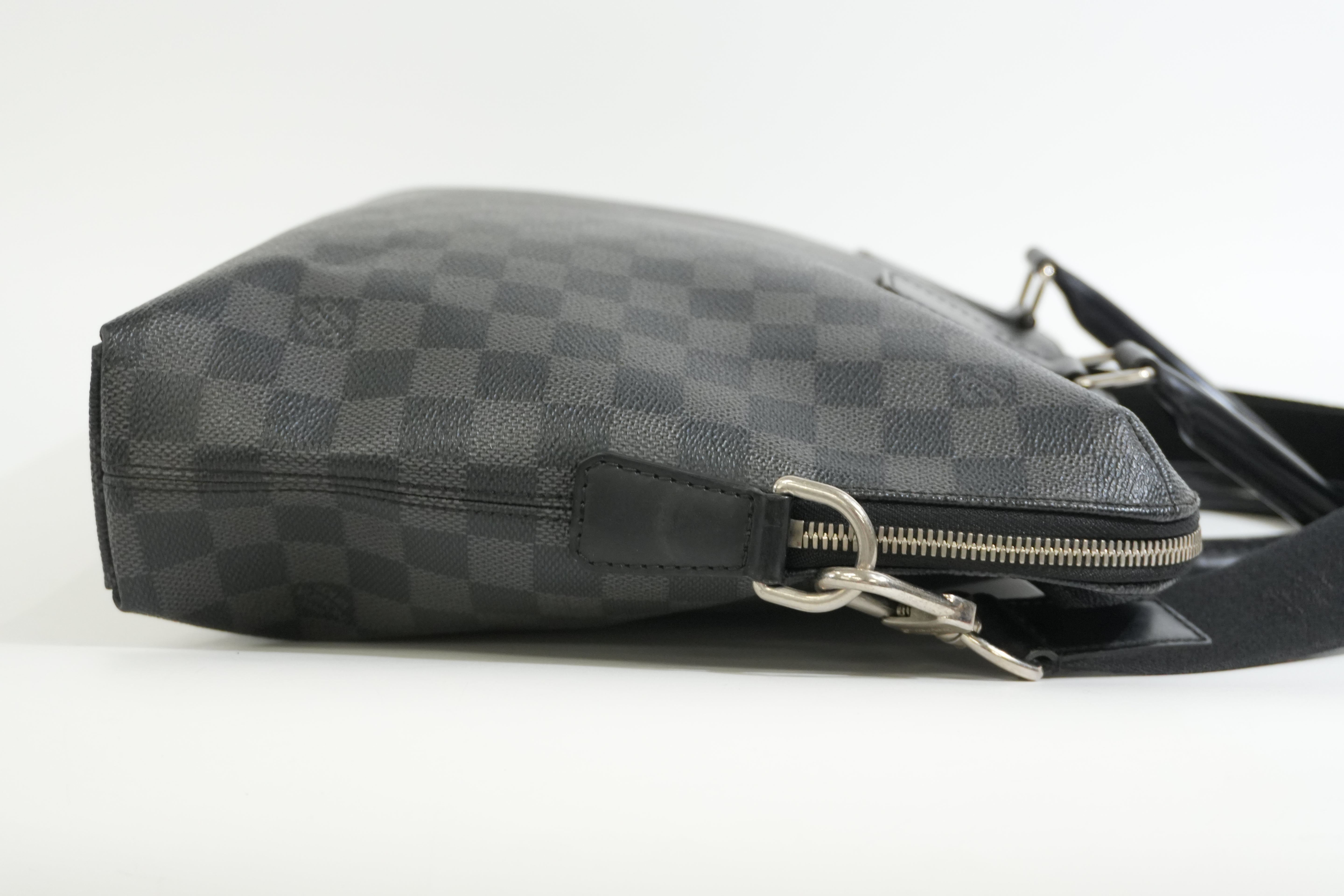 Pre-owned Louis Vuitton Damier Graphite Porte Documents Jour Messenger Bag