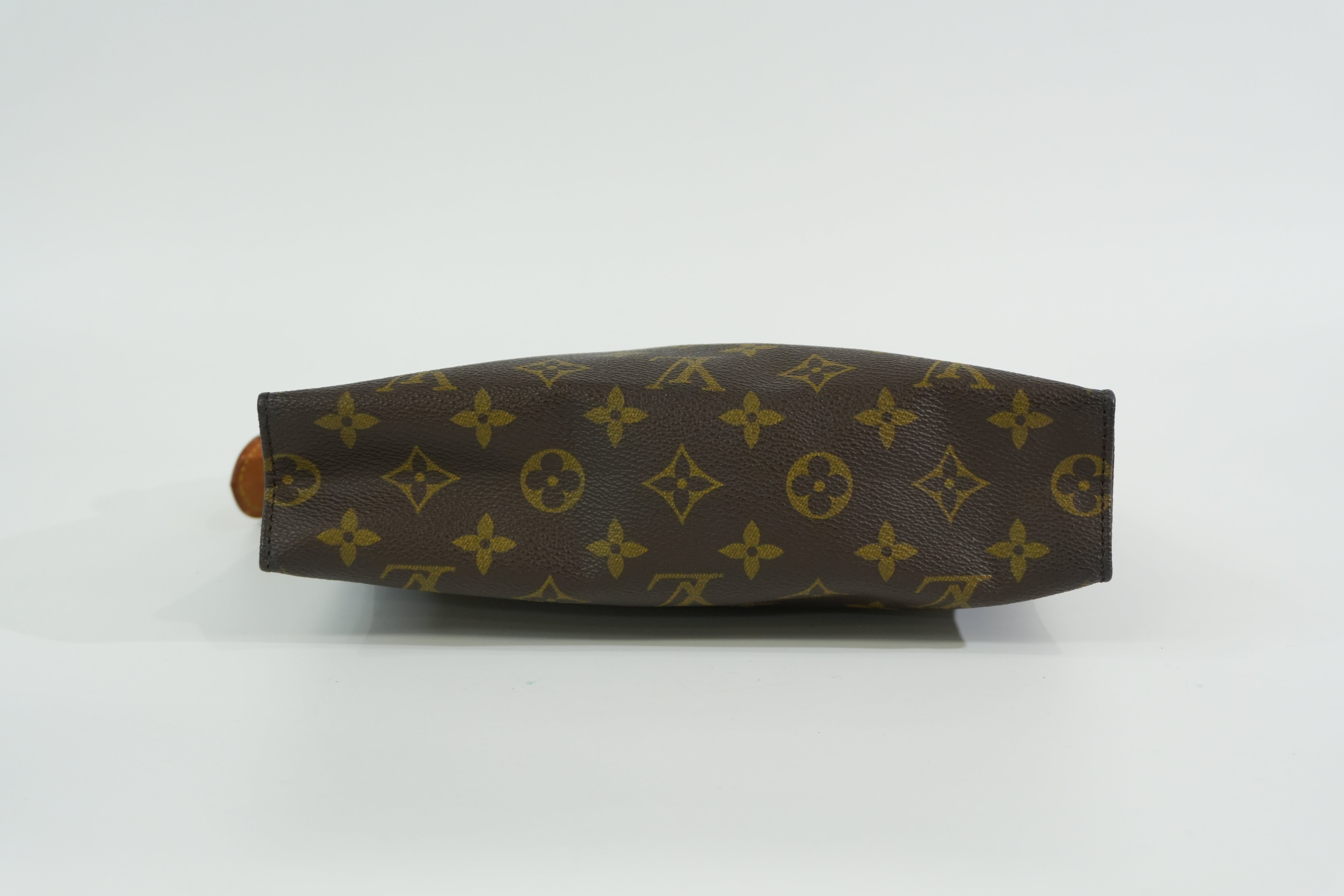 Pre-owned Louis Vuitton Monogram Toiletry 26 Pouch