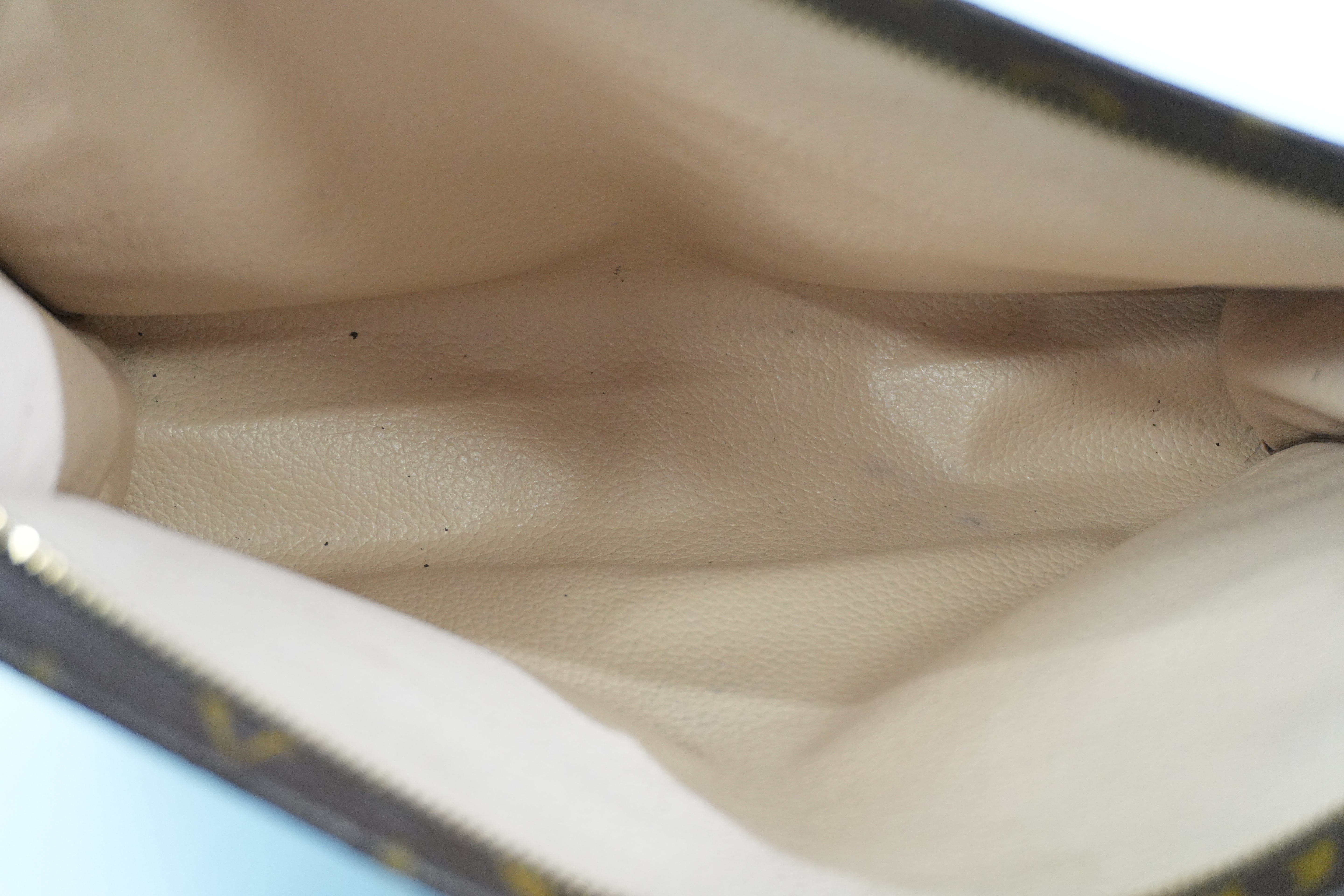 Pre-owned Louis Vuitton Monogram Toiletry 26 Pouch