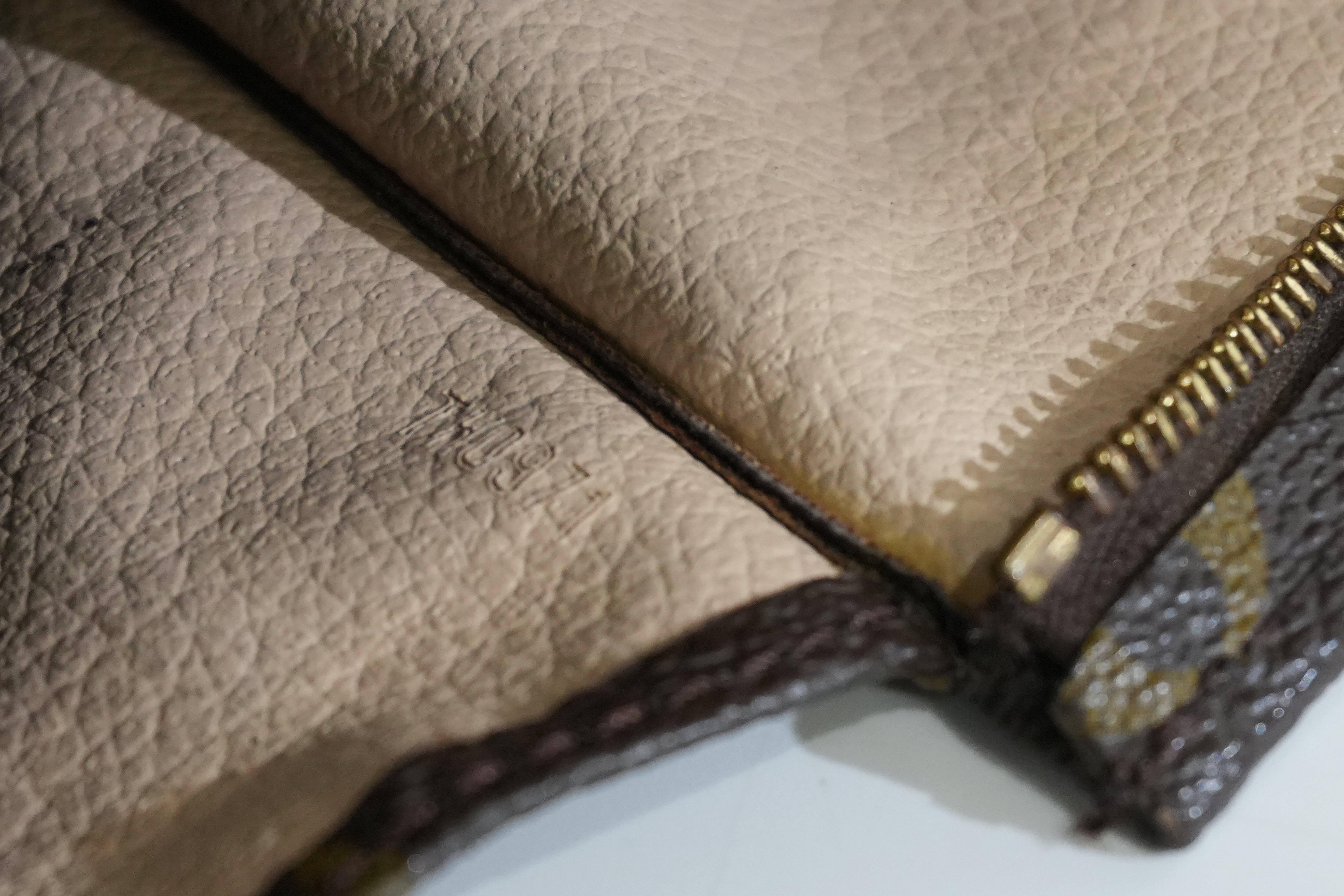 Pre-owned Louis Vuitton Monogram Toiletry 26 Pouch