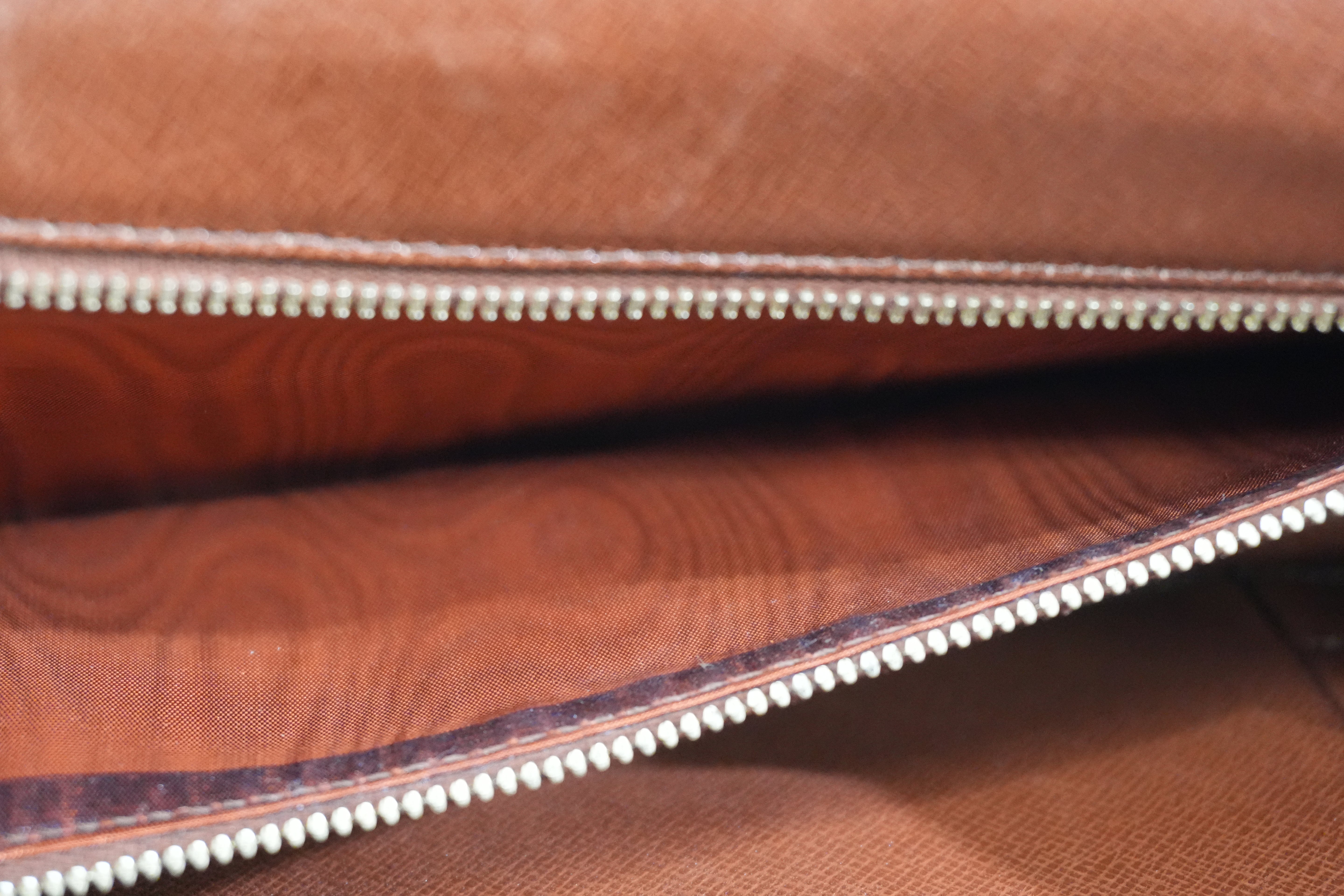 Pre-owned Louis Vuitton Monogram Dome Clutch Bag