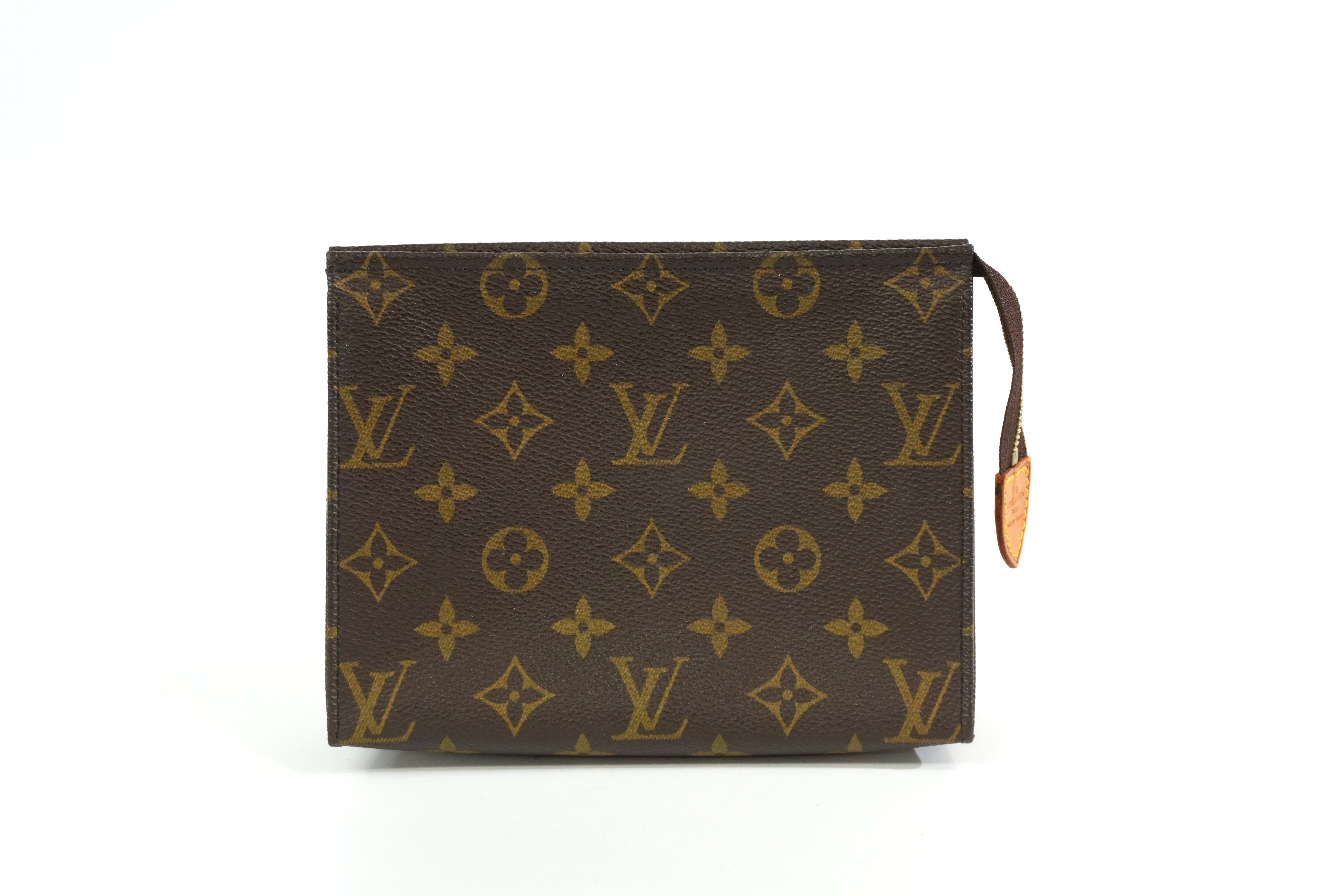Pre-owned Louis Vuitton Monogram Toiletry 19 Pouch