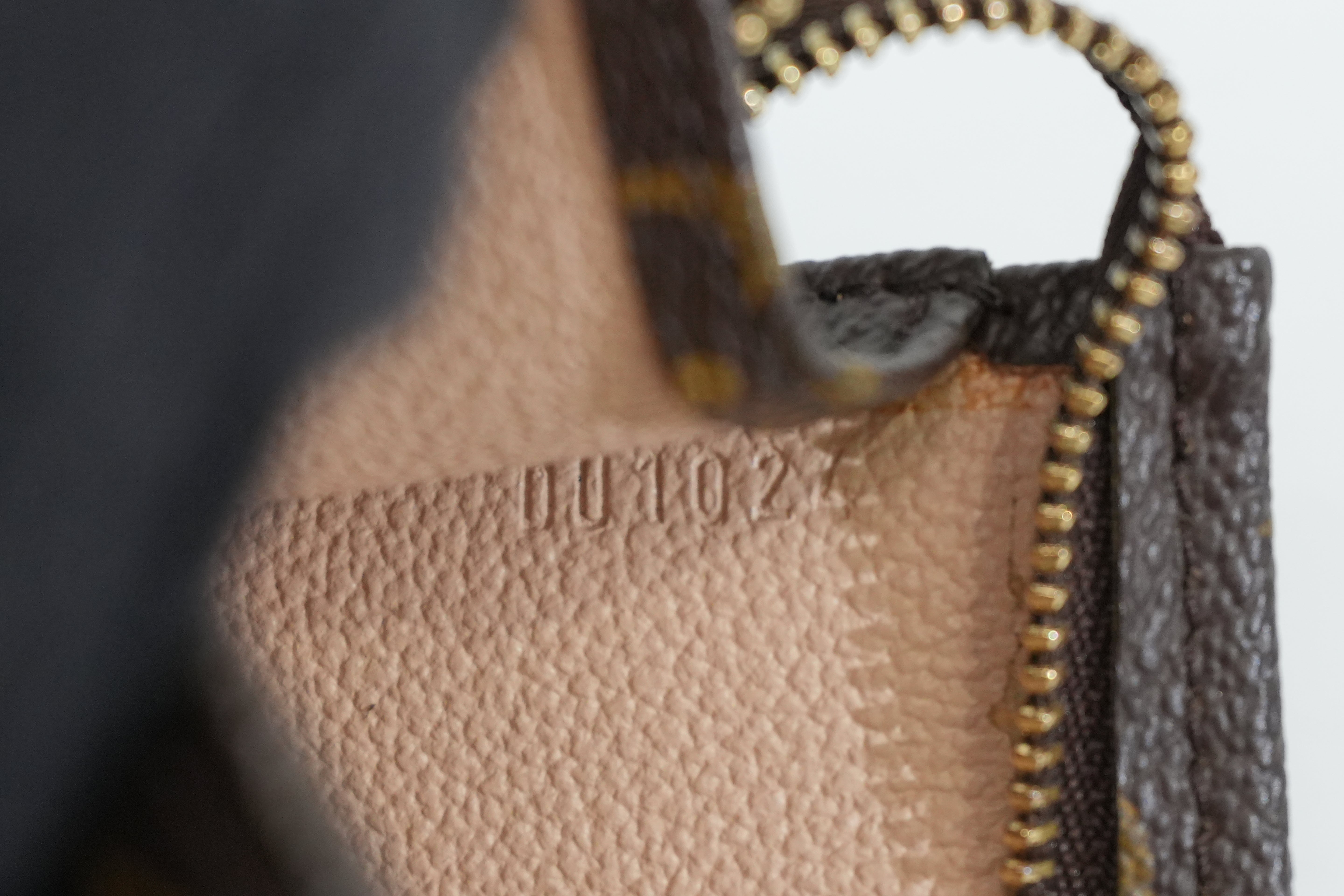 Pre-owned Louis Vuitton Monogram Toiletry 19 Pouch