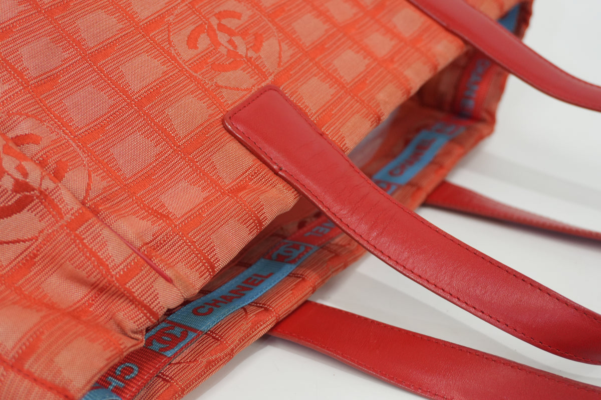 Pre-Owned Chanel New Travel Line MM Orange