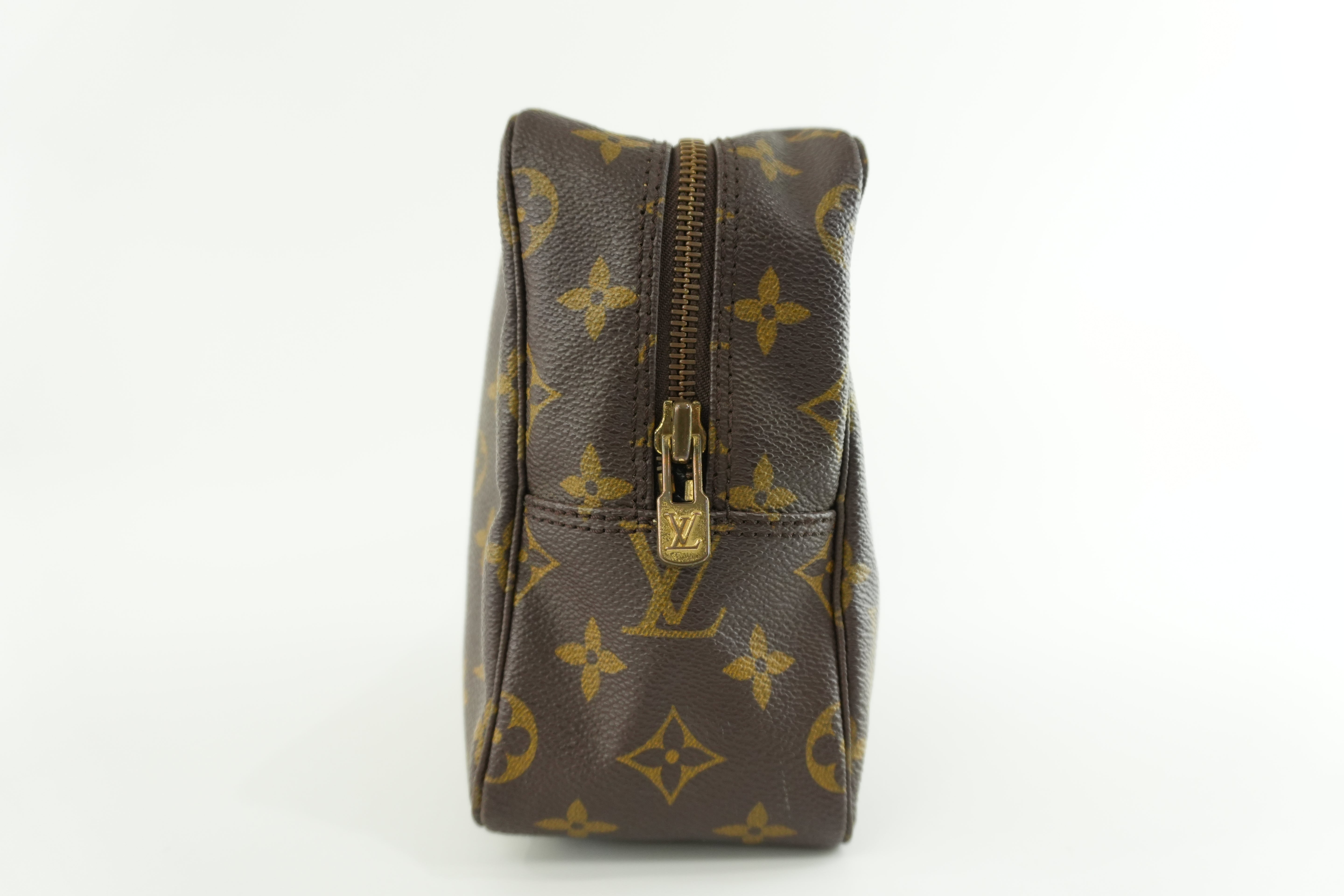 Louis Vuitton Monogram Trousse 28 Used