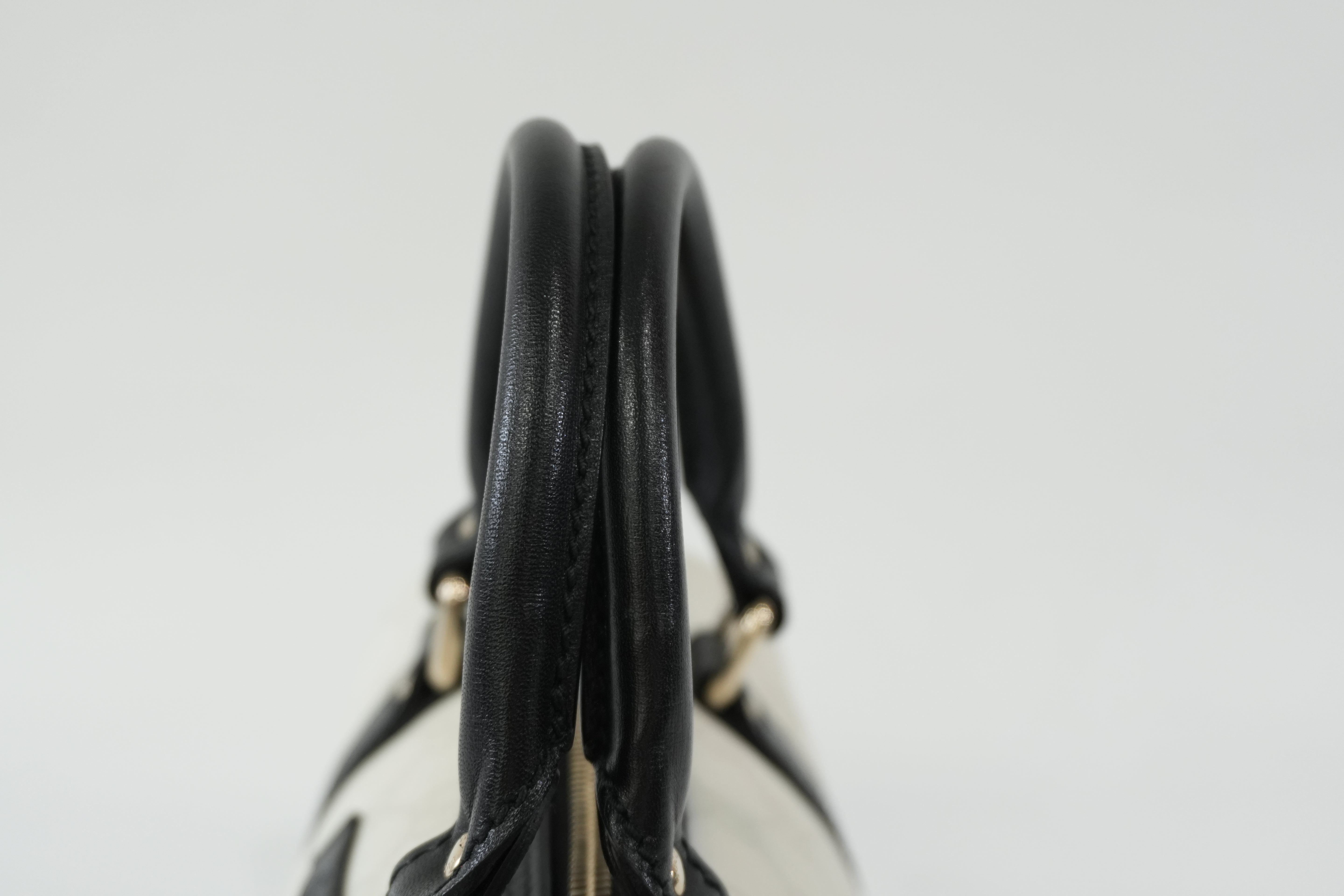 Pre-owned Gucci Canvas GG Supreme Boston Handbag White