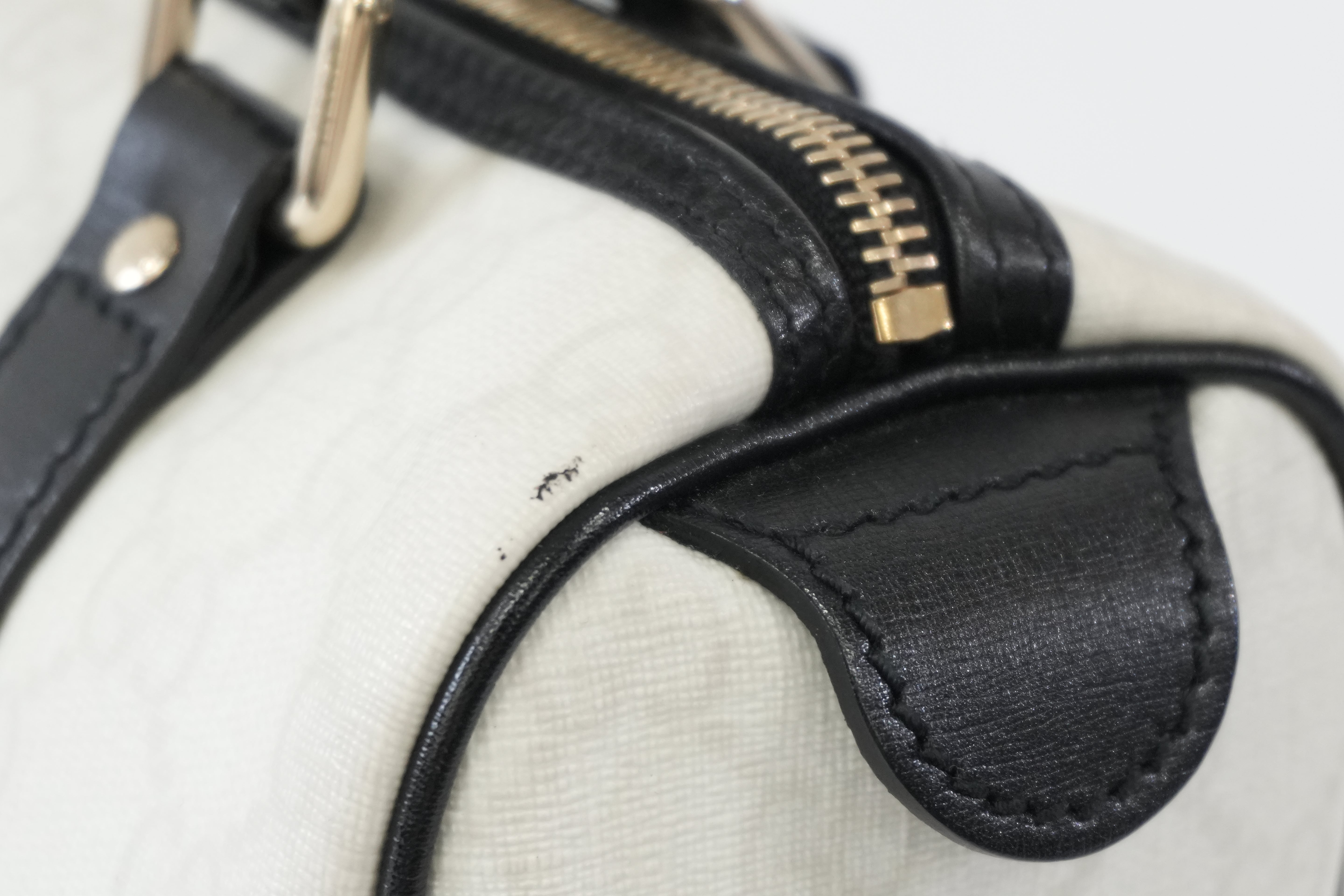 Pre-owned Gucci Canvas GG Supreme Boston Handbag White