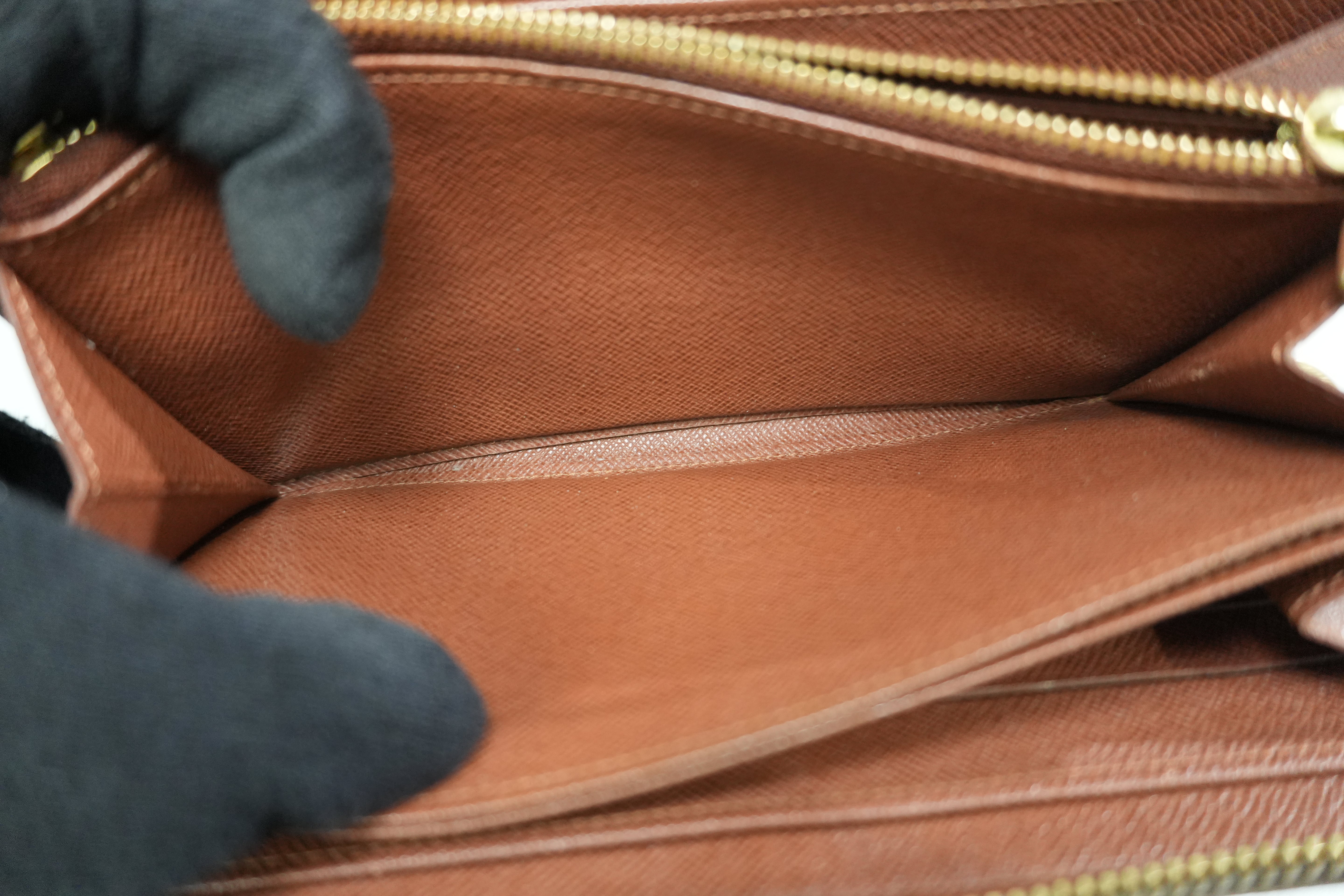 Pre-owned Louis Vuitton Monogram Zippy Wallet