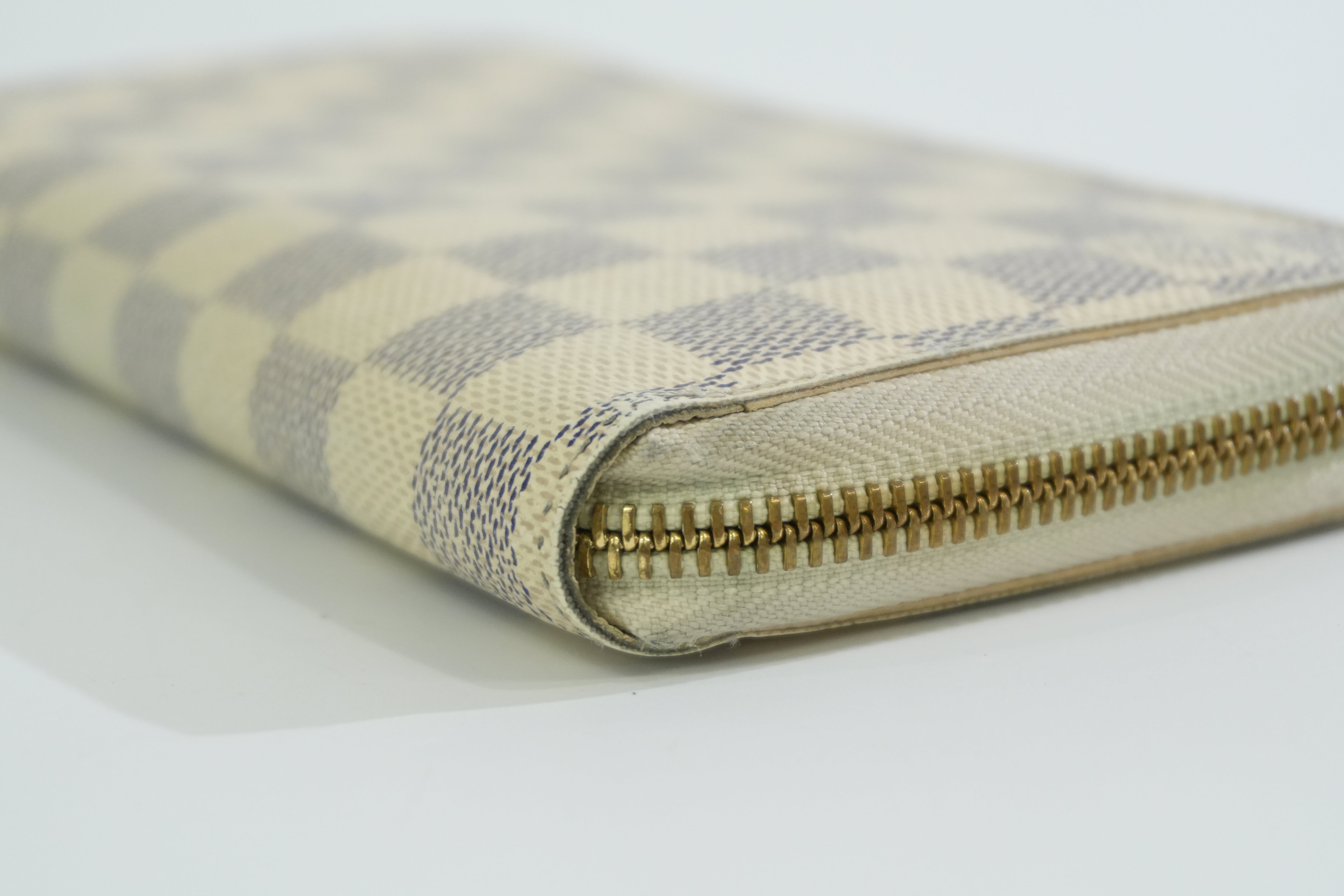 Pre-owned Louis Vuitton Damier Azur Zippy Wallet