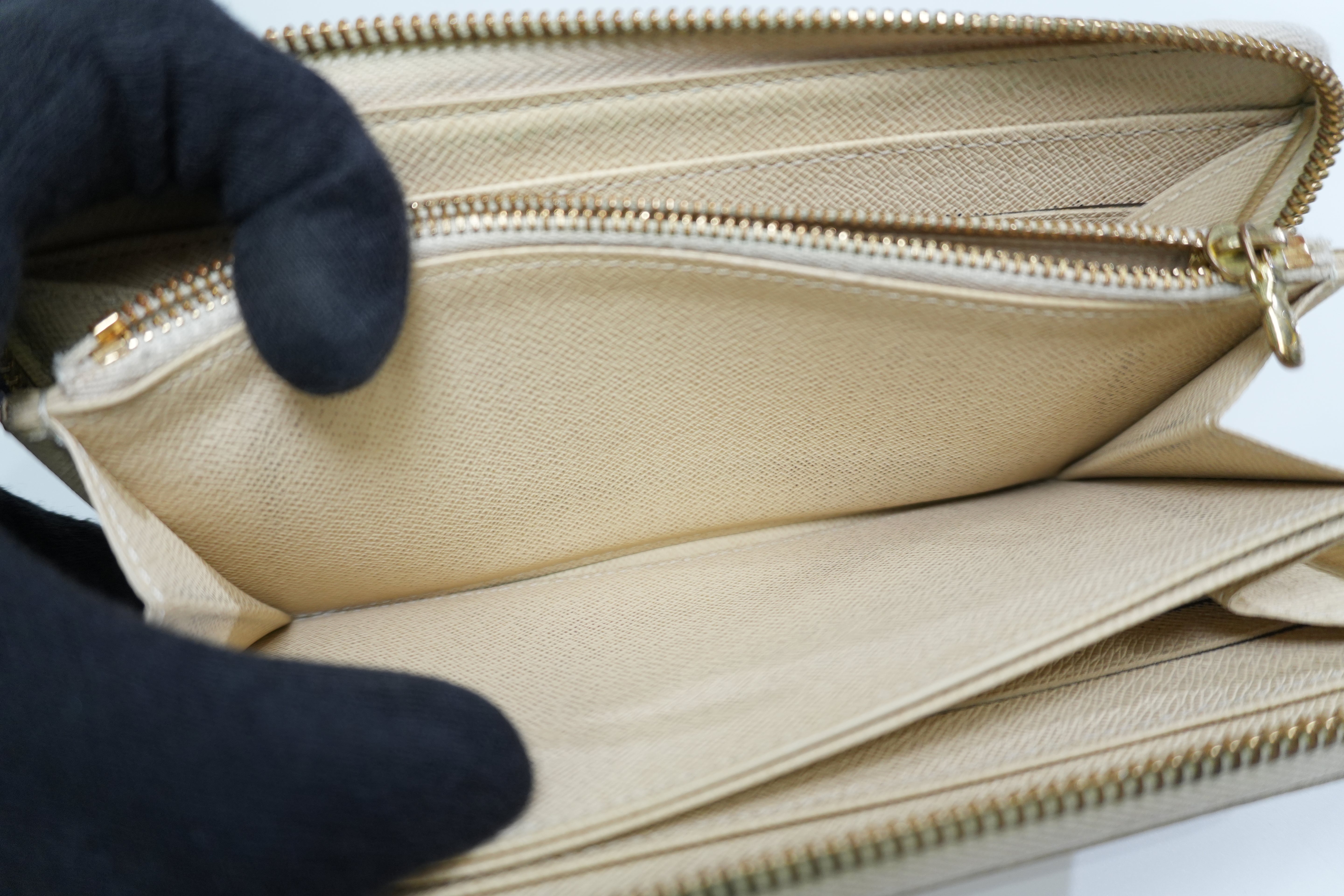 Pre-owned Louis Vuitton Damier Azur Zippy Wallet