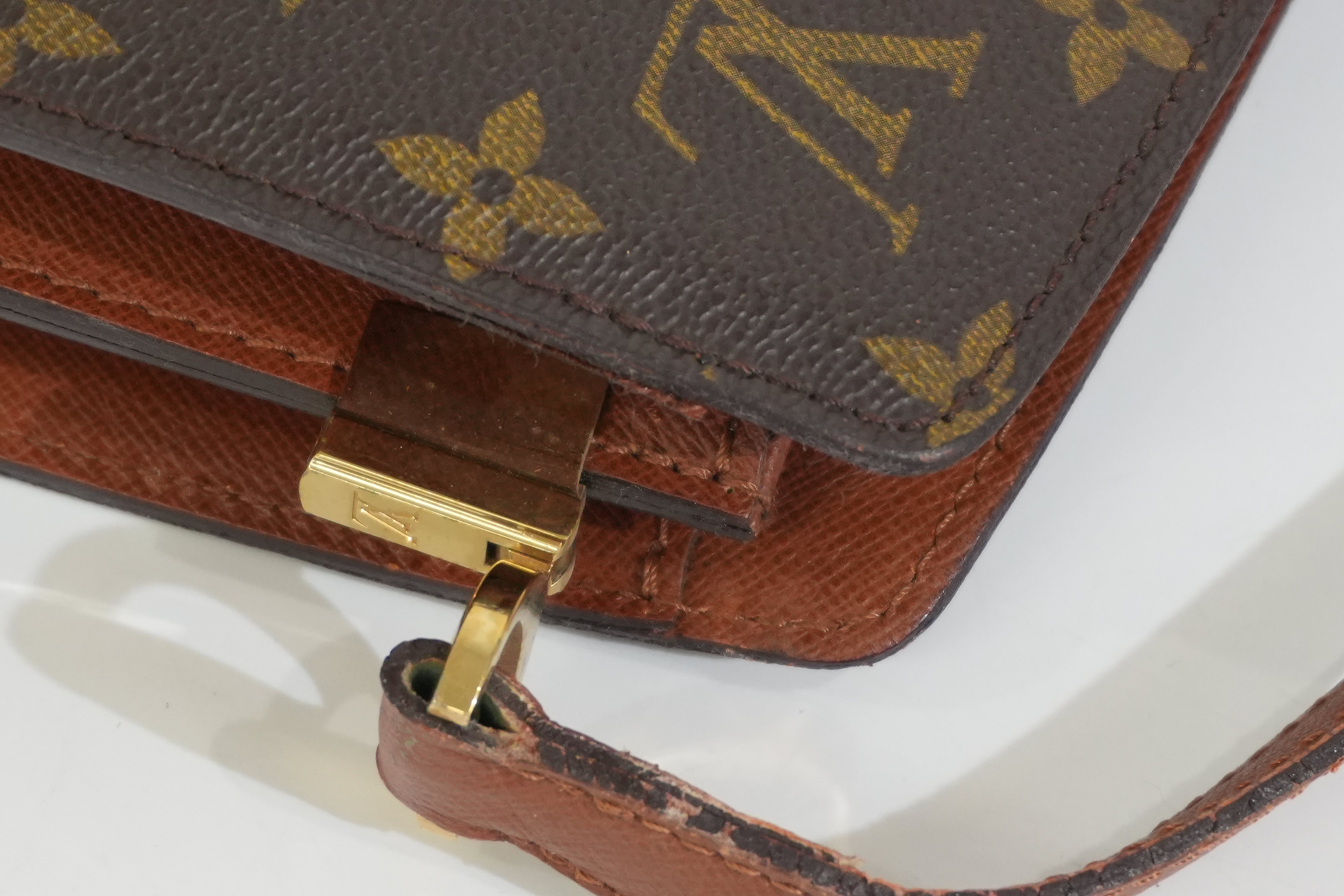 Pre-owned Louis Vuitton Monogram Courcelles Crossbody Bag
