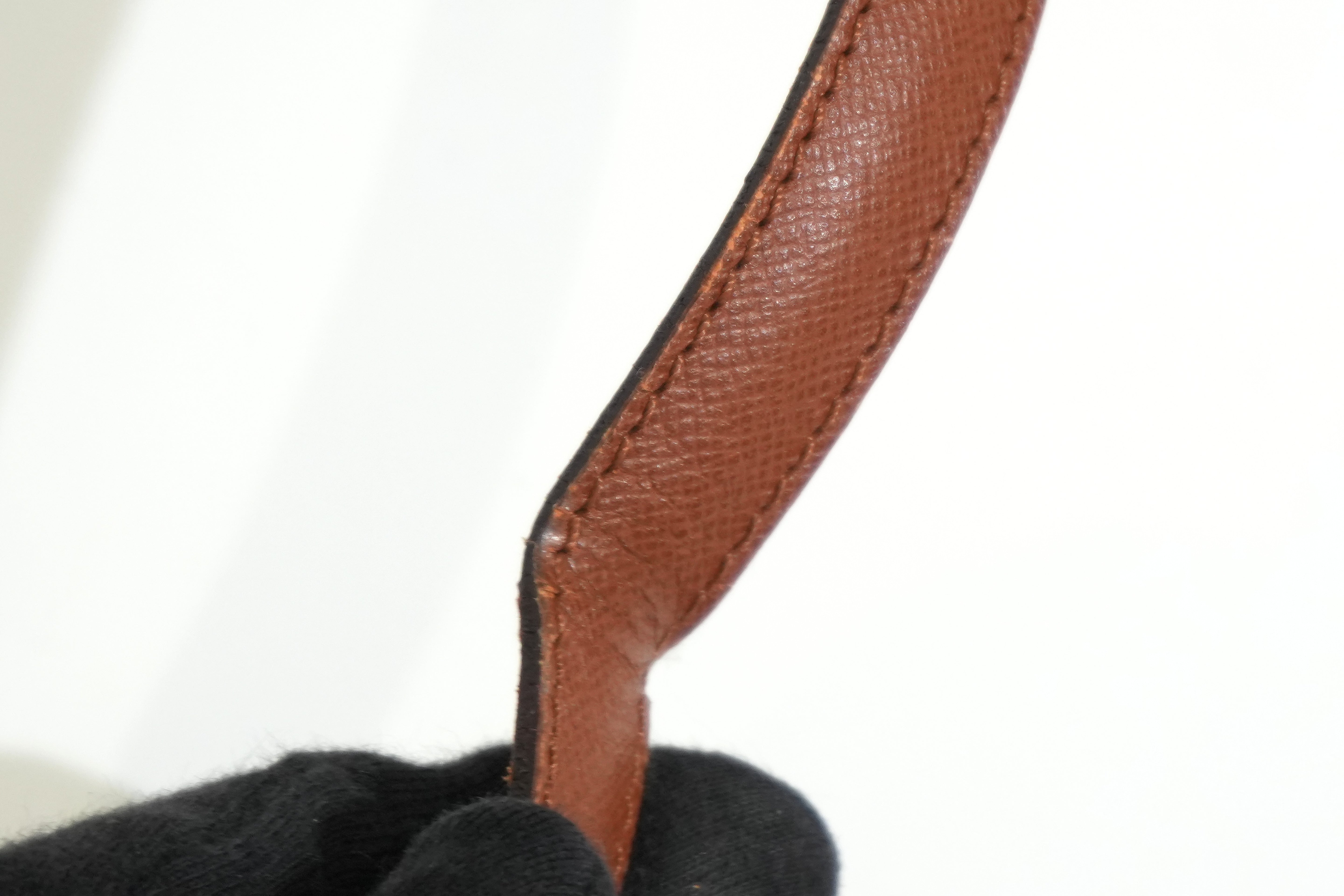 Pre-owned Louis Vuitton Monogram Courcelles Crossbody Bag