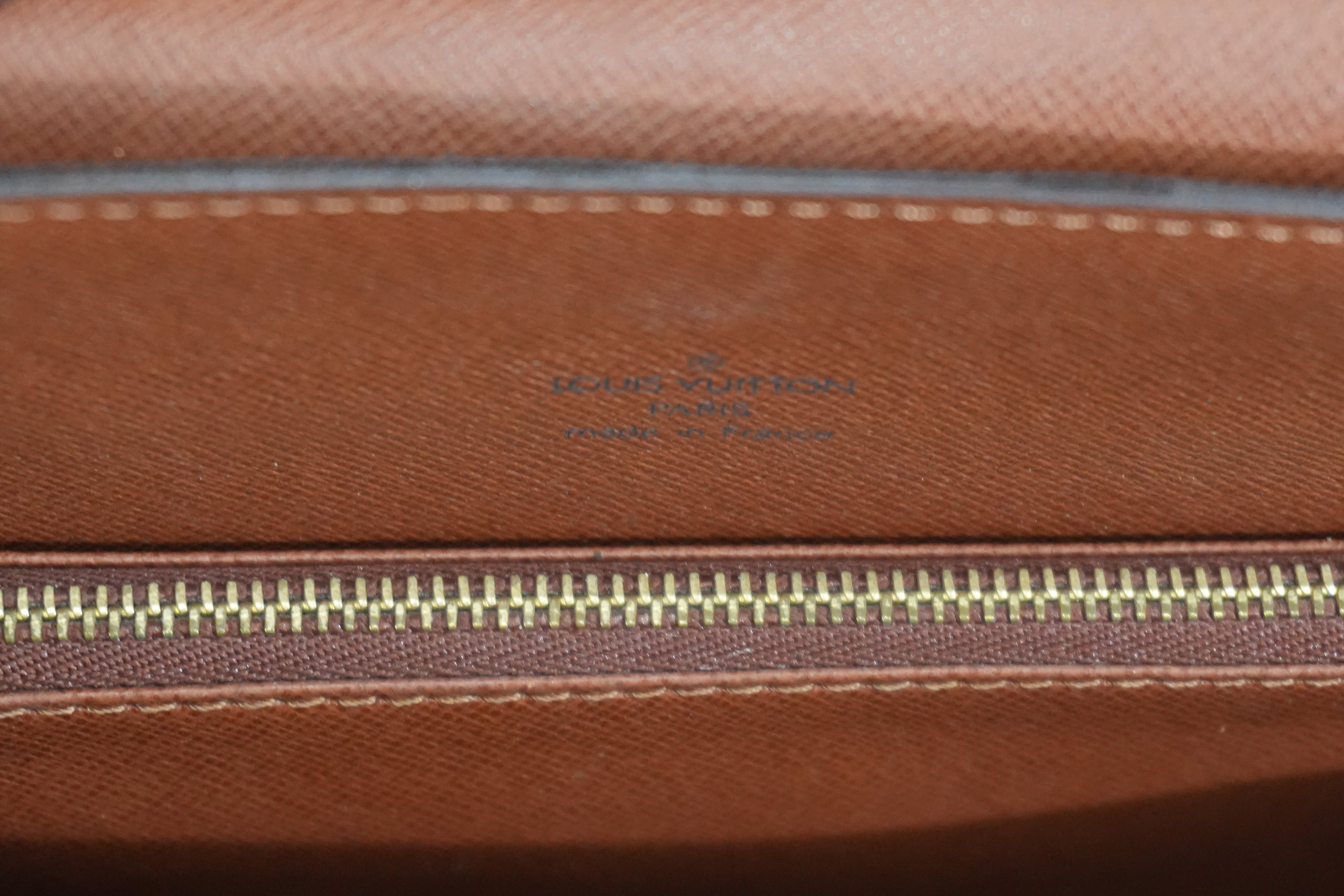 Pre-owned Louis Vuitton Monogram Courcelles Crossbody Bag