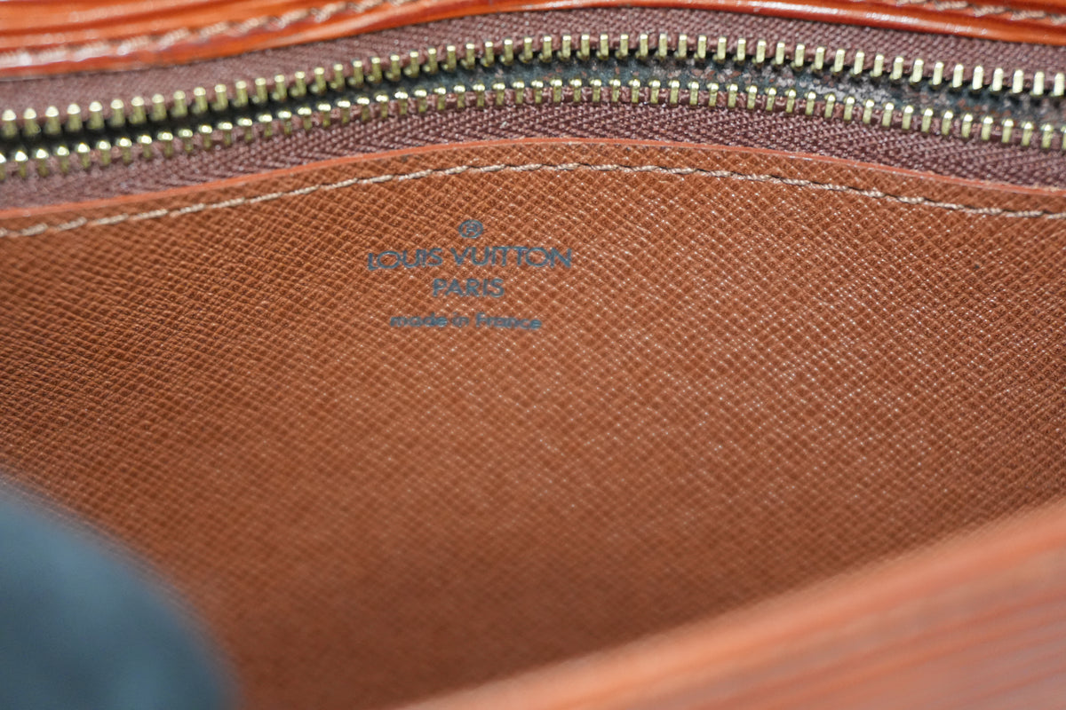 Pre-Owned Louis Vuitton Epi Saint Cloud GM Crossbody Bag Kenya Brown