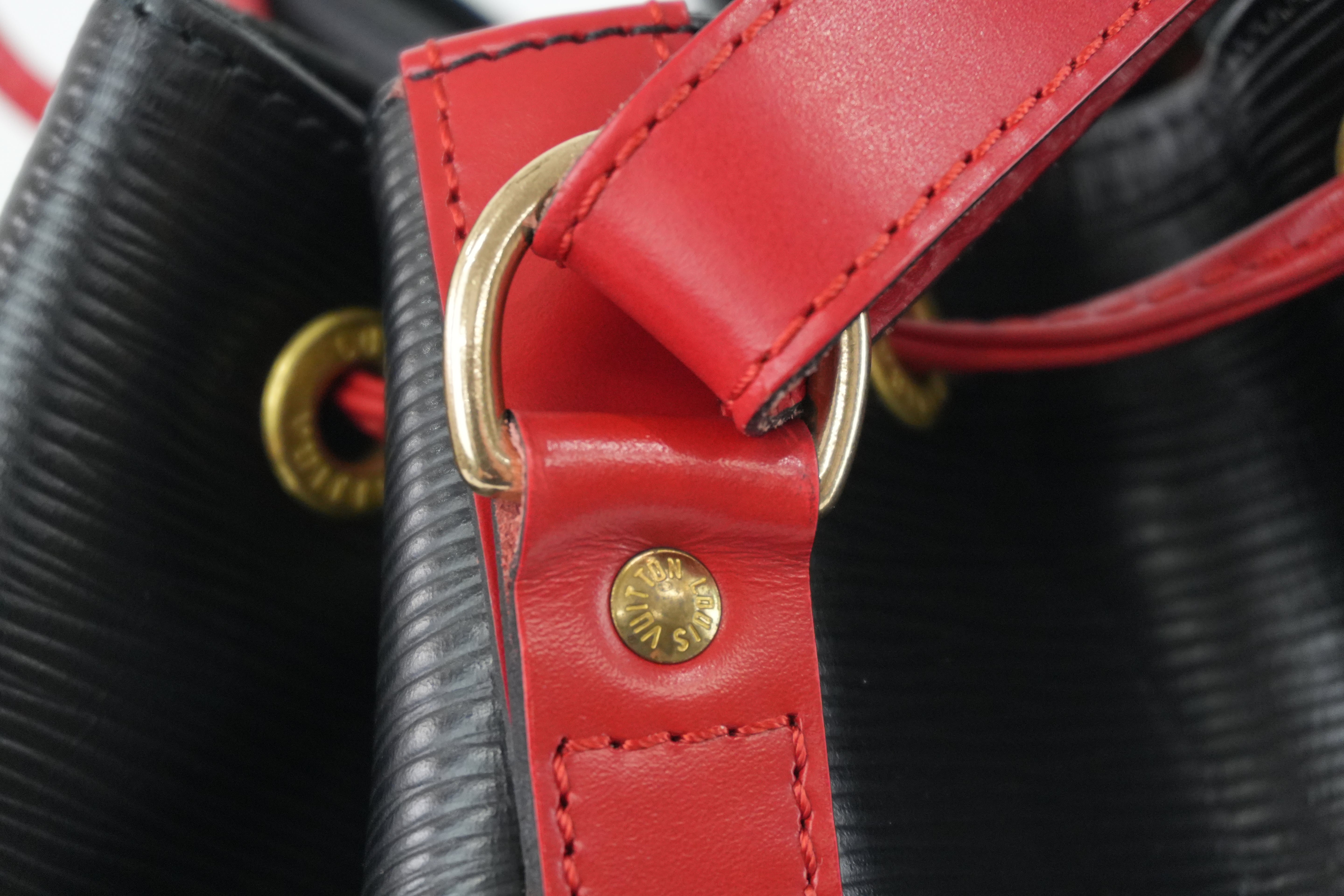 Louis Vuitton Epi Noe Bicolor Shoulder Bag Used