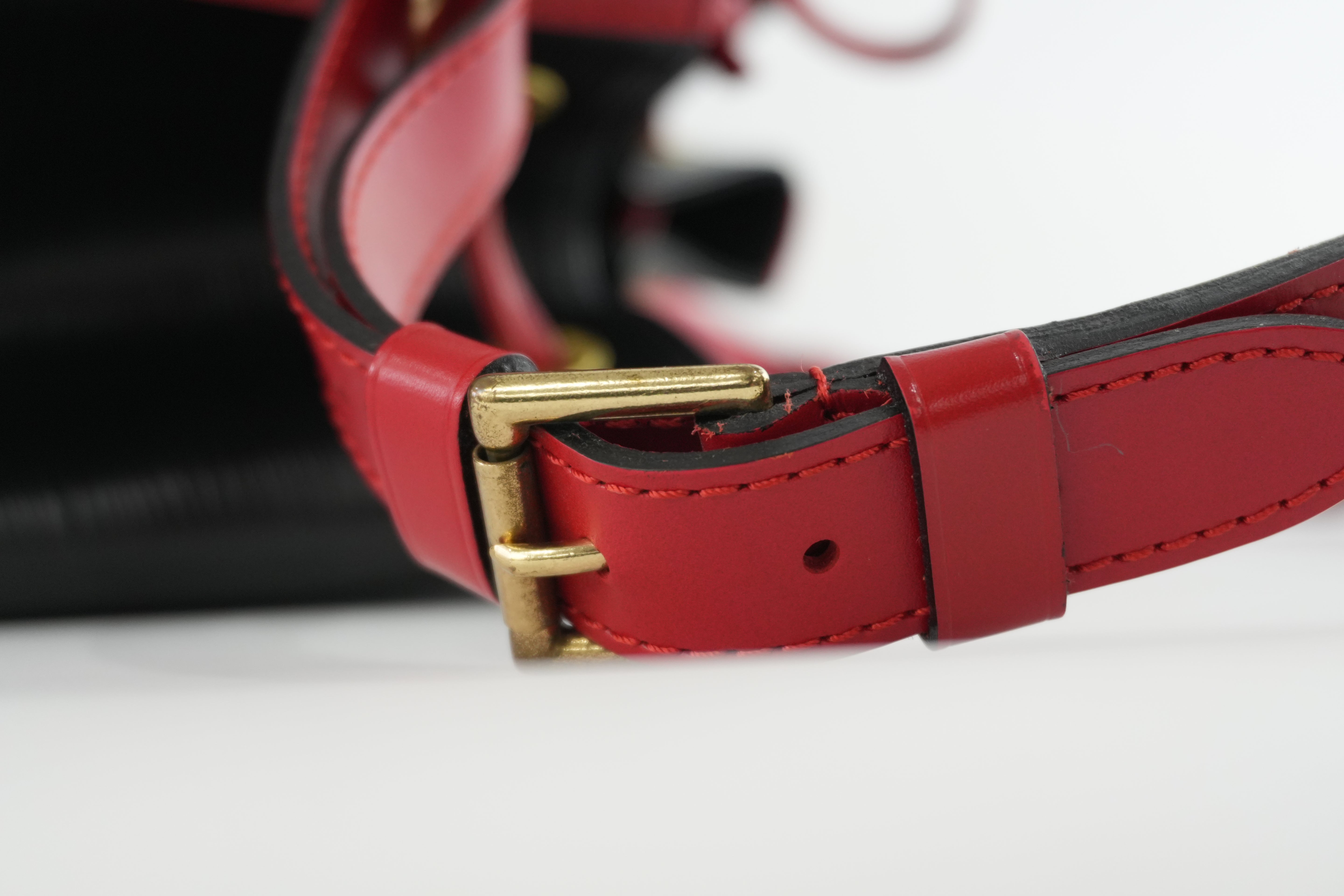 Louis Vuitton Epi Noe Bicolor Shoulder Bag Used