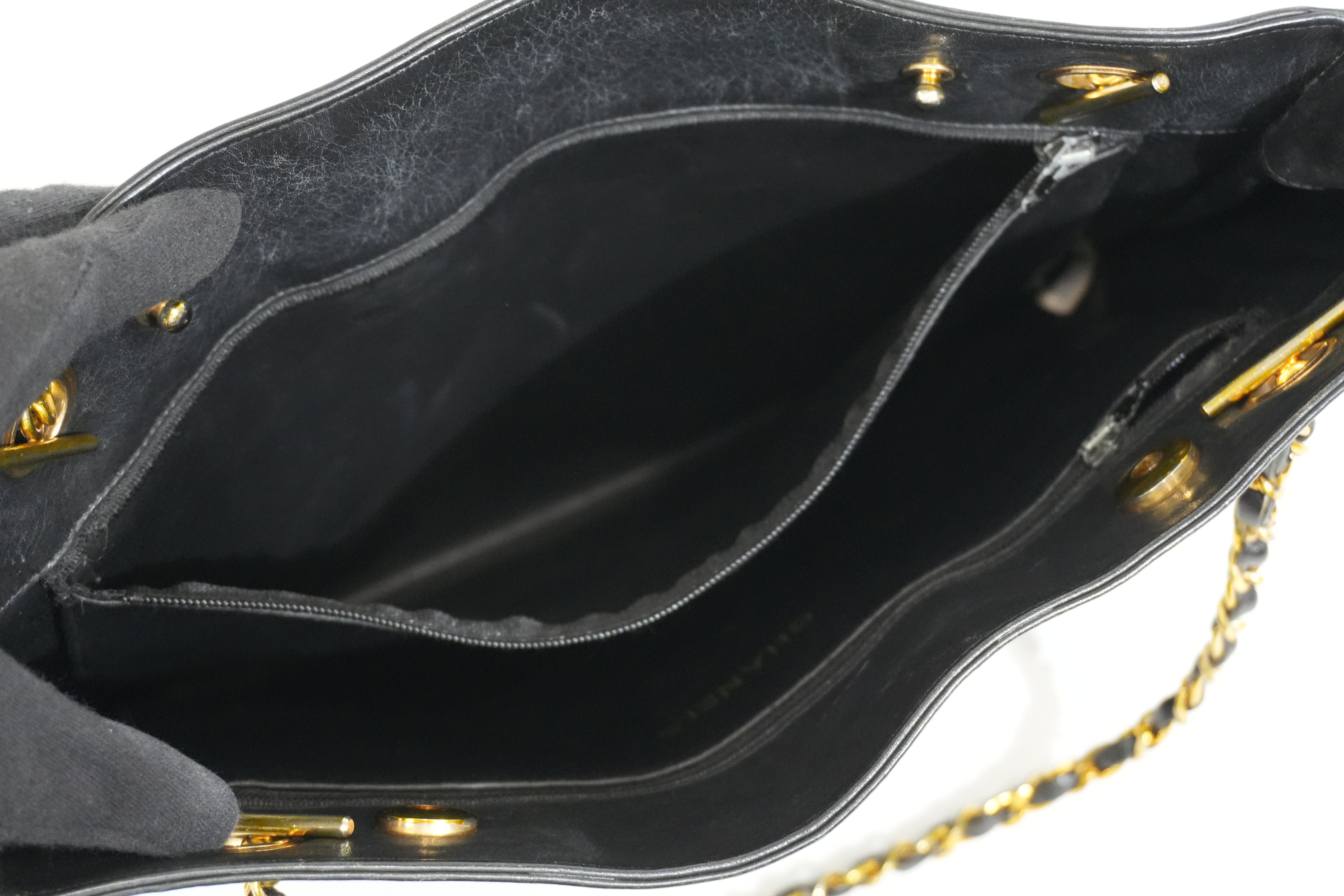 Pre-owned Chanel Chain Tote Bag Black