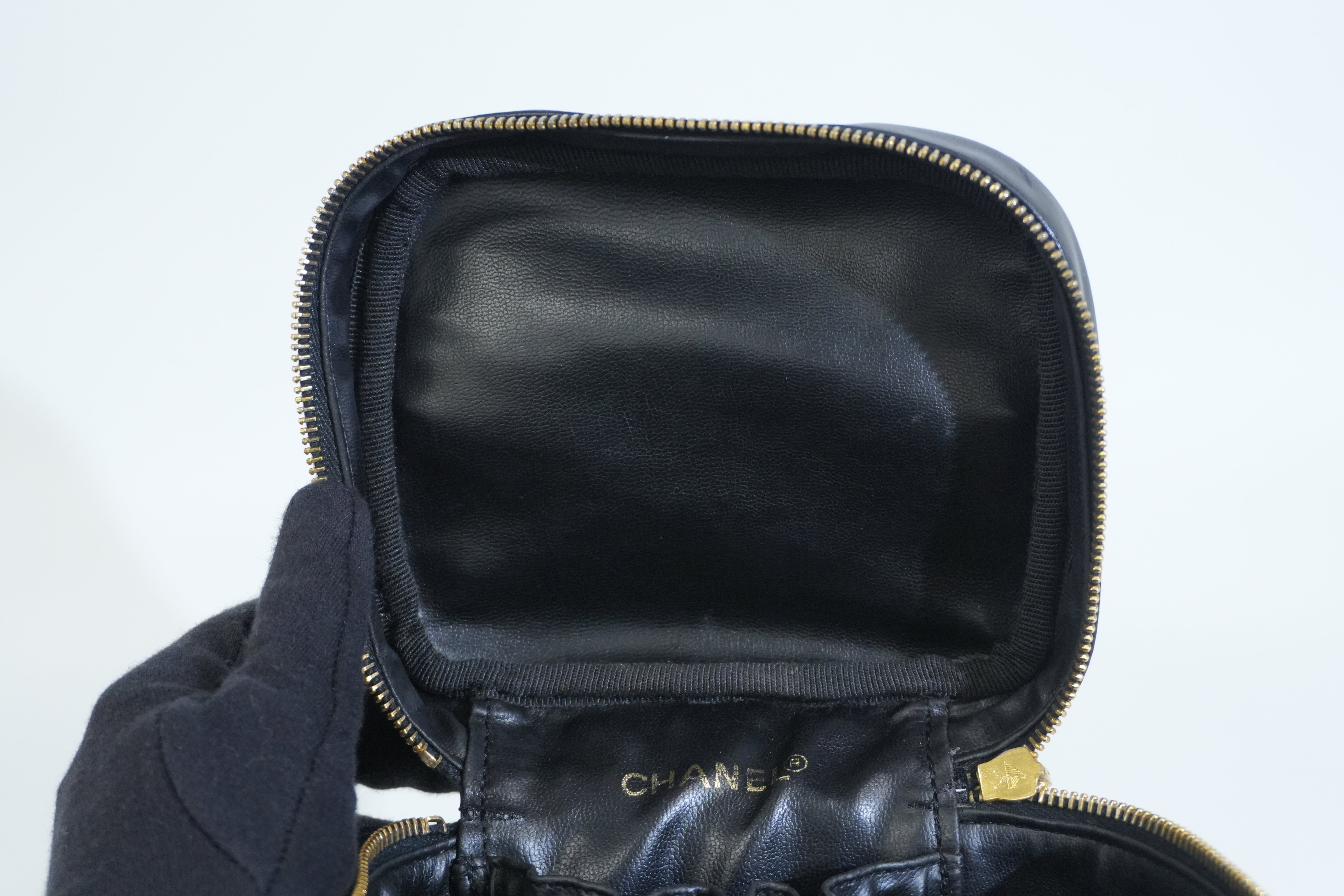 Pre-owned Chanel Lambskin Leather Vanity Case Black