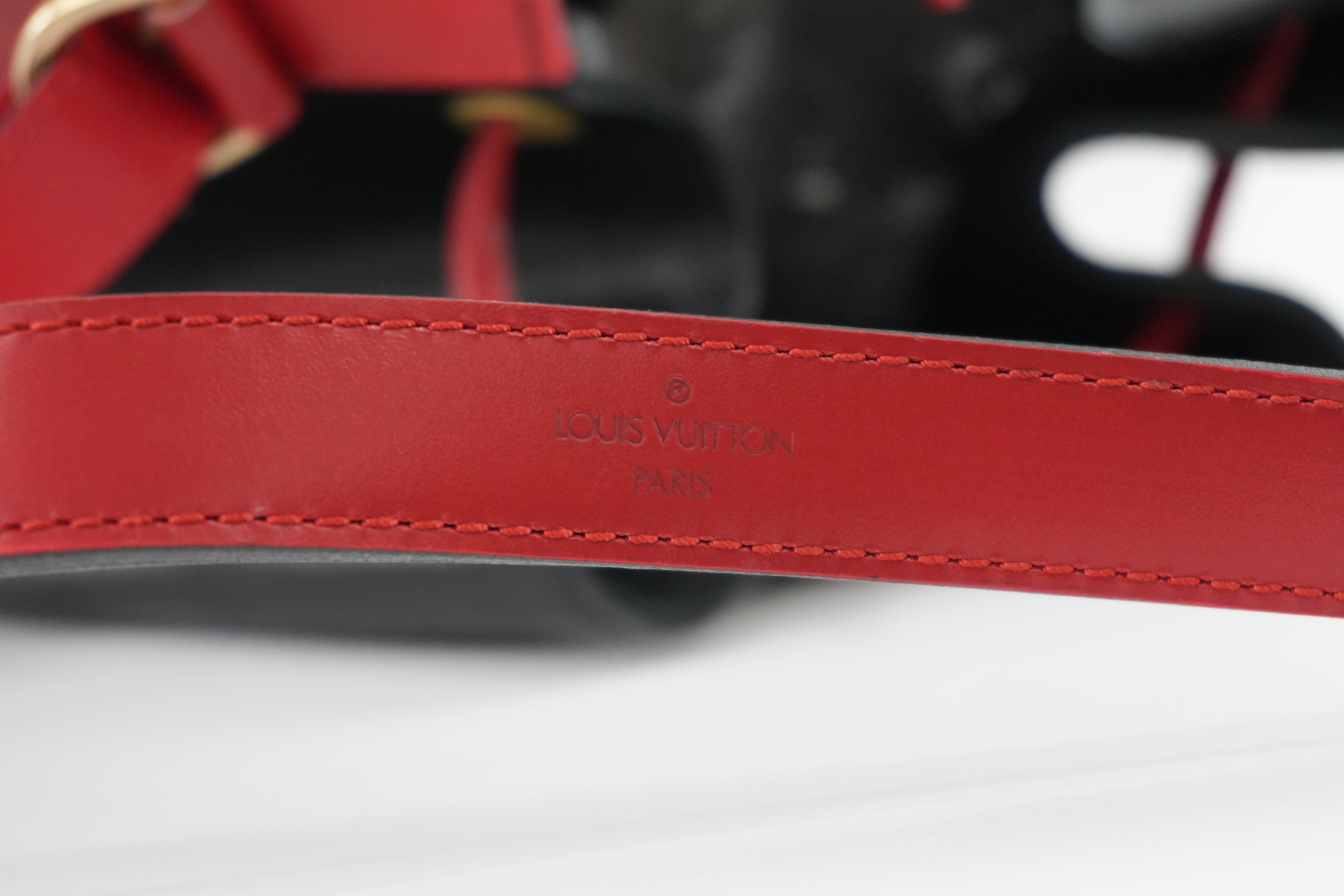 Louis Vuitton Epi Noe Bicolor Shoulder Bag Used