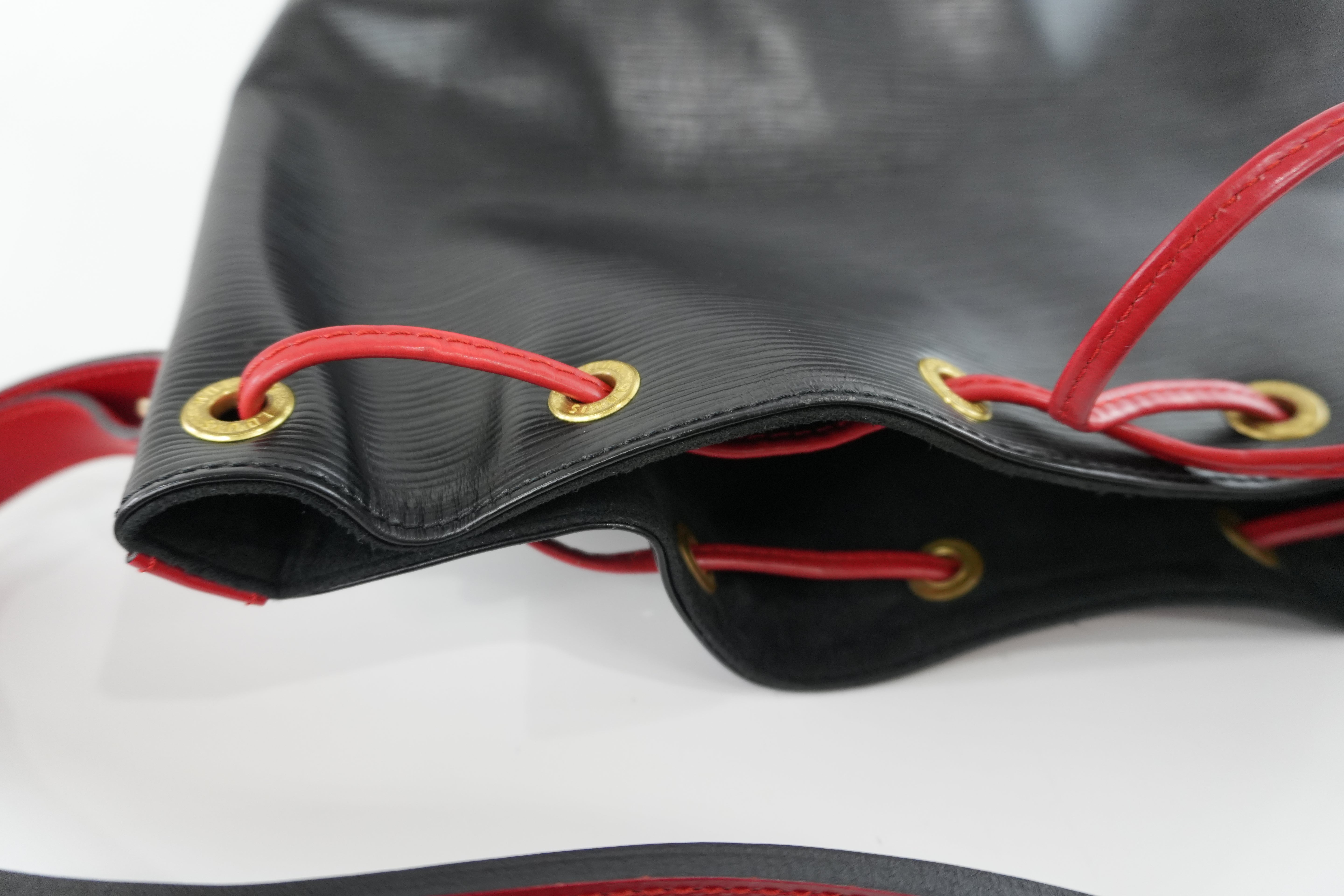 Louis Vuitton Epi Noe Bicolor Shoulder Bag Used