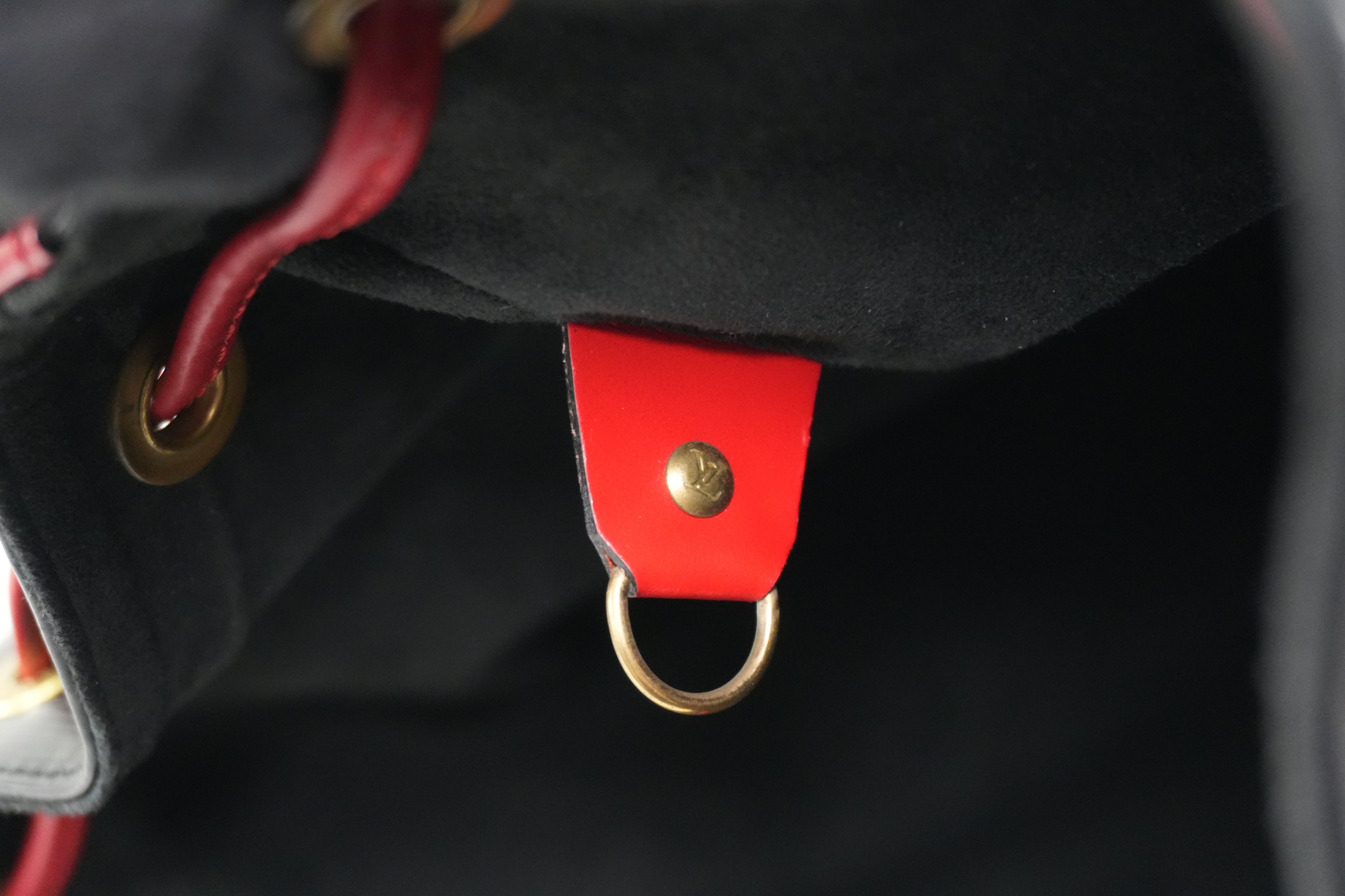 Louis Vuitton Epi Noe Bicolor Shoulder Bag Used