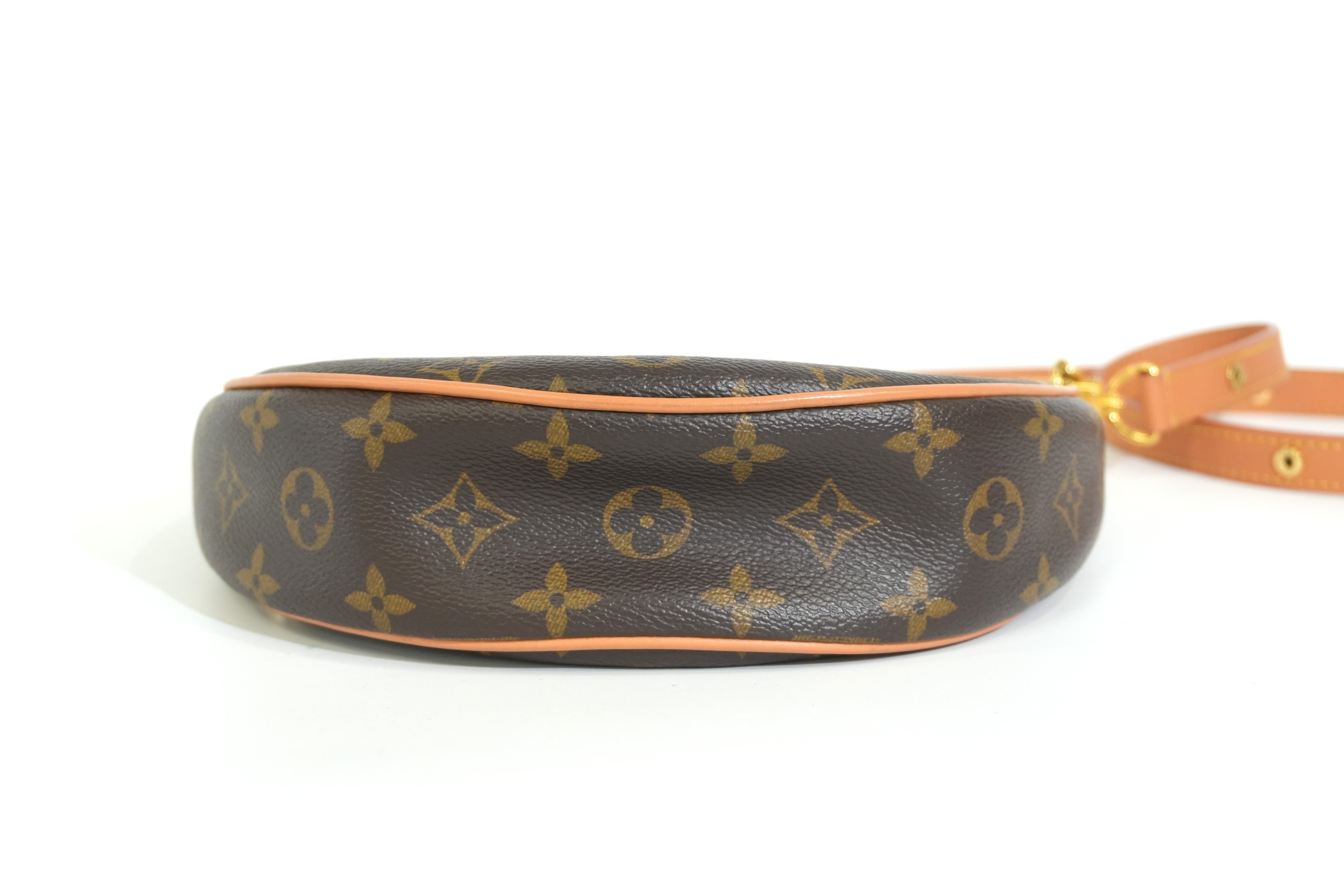 Pre-owned Louis Vuitton Monogram Loop Crossbody Bag