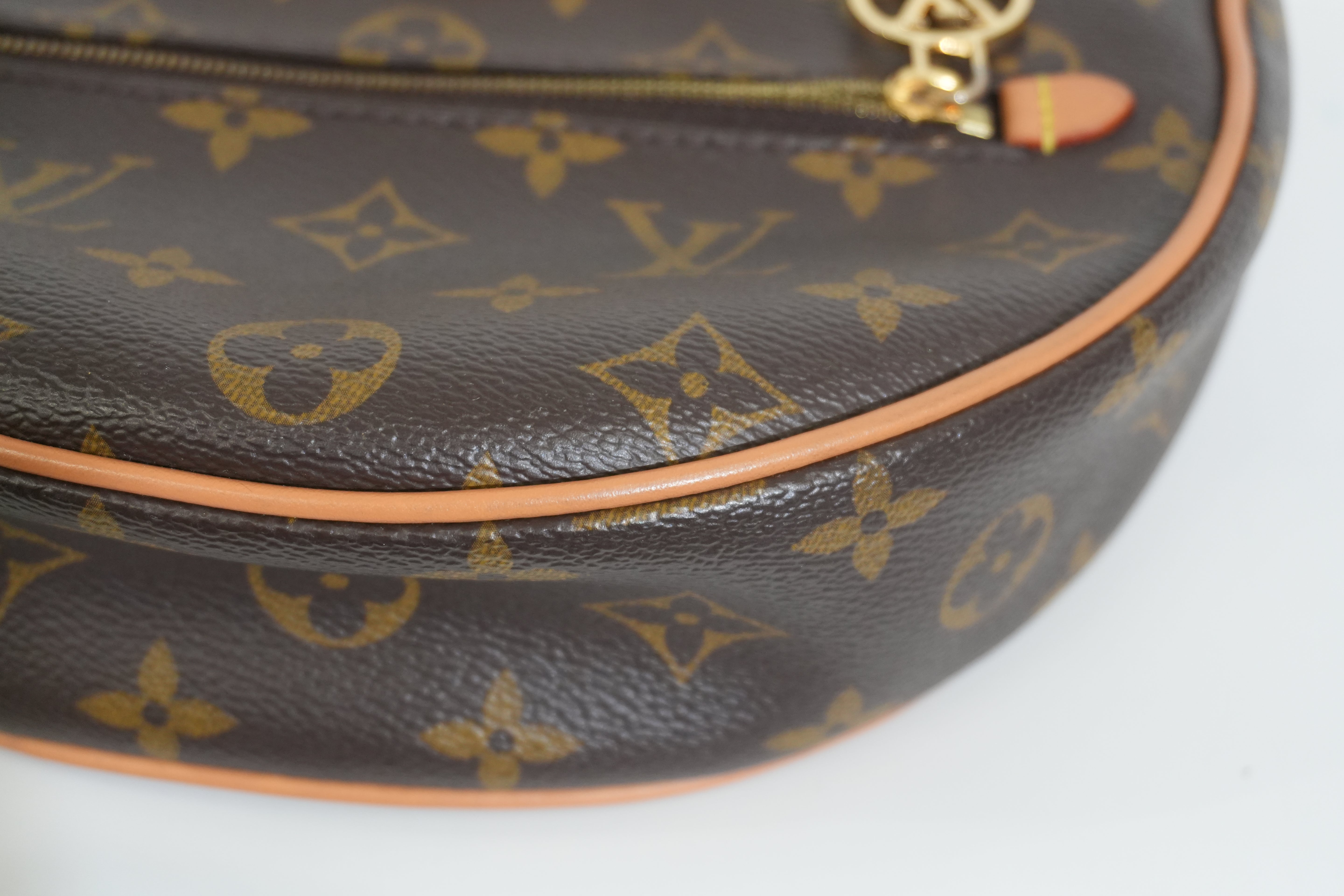 Pre-owned Louis Vuitton Monogram Loop Crossbody Bag