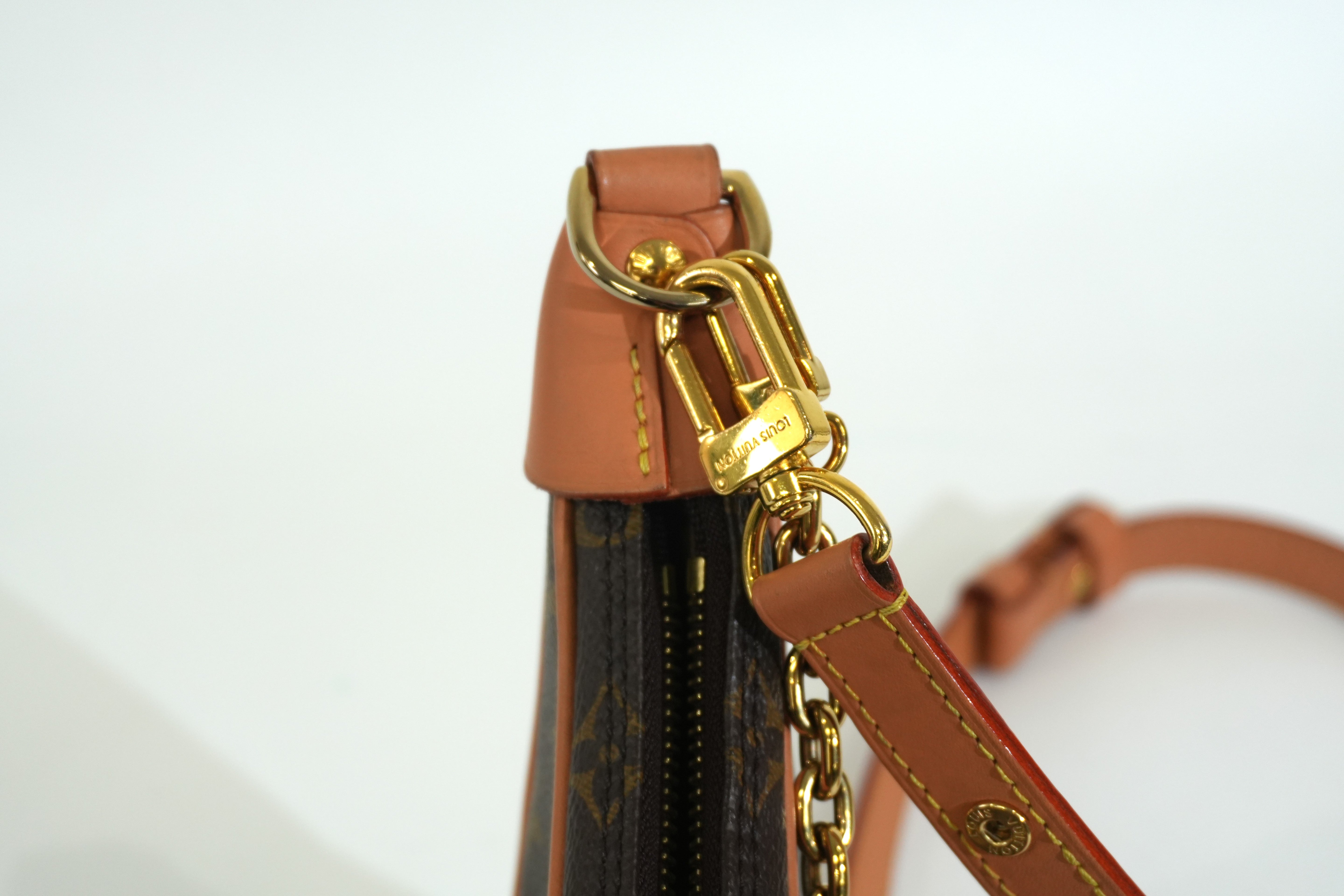 Pre-owned Louis Vuitton Monogram Loop Crossbody Bag