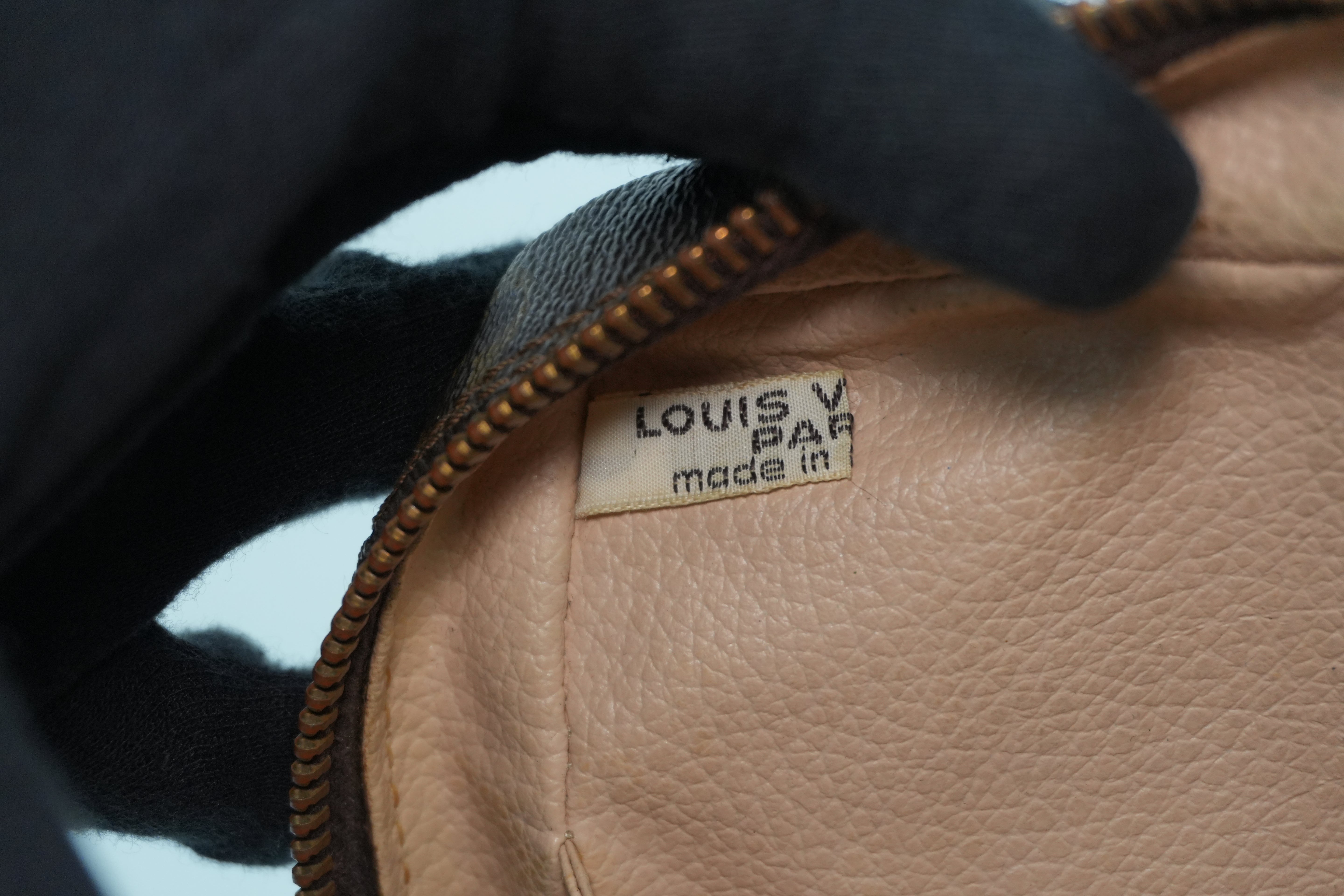 Pre-owned Louis Vuitton Monogram Trousse 23