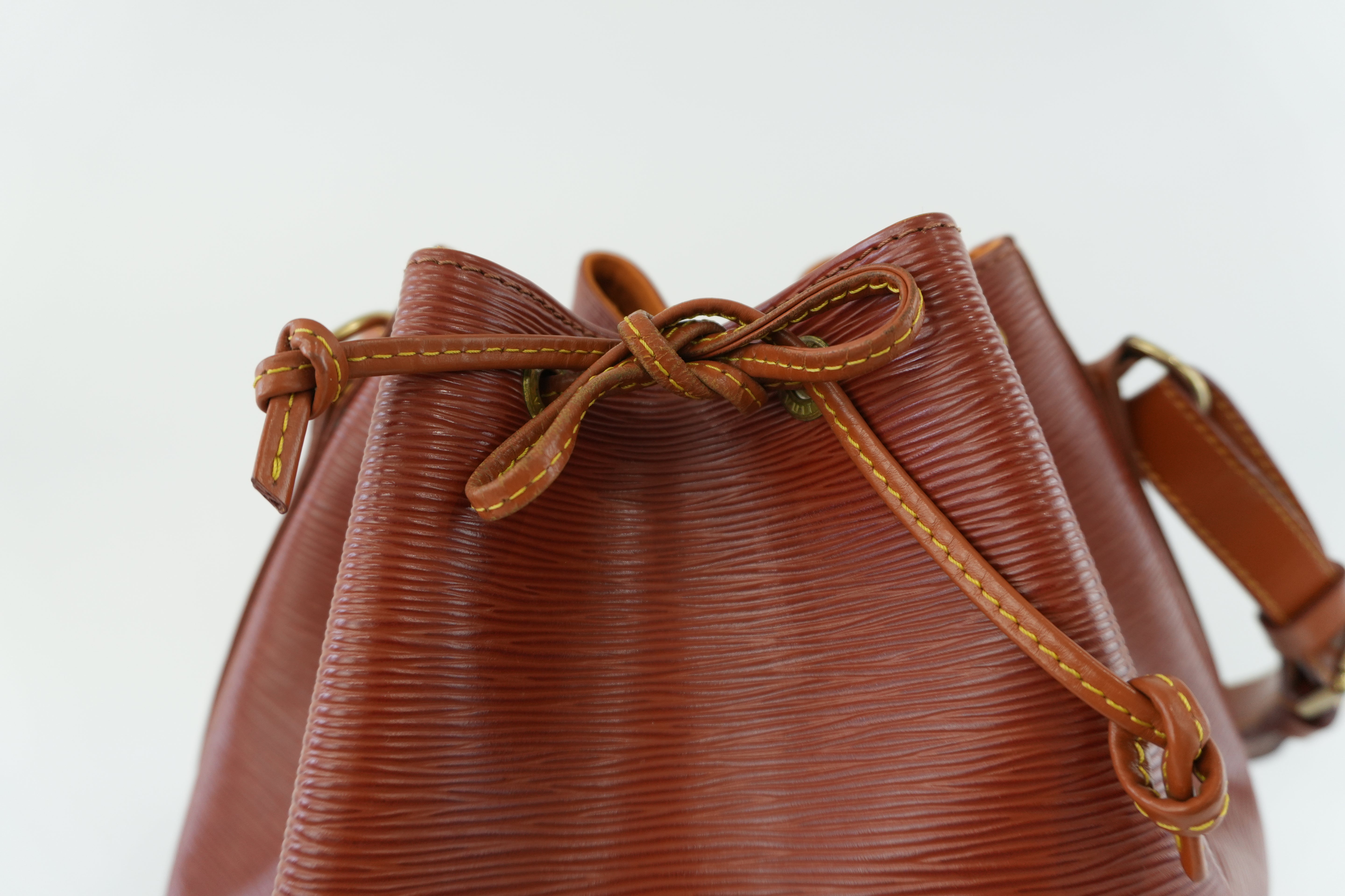 Louis Vuitton Noe GM Epi Shoulder Bag Kenya Brown Used