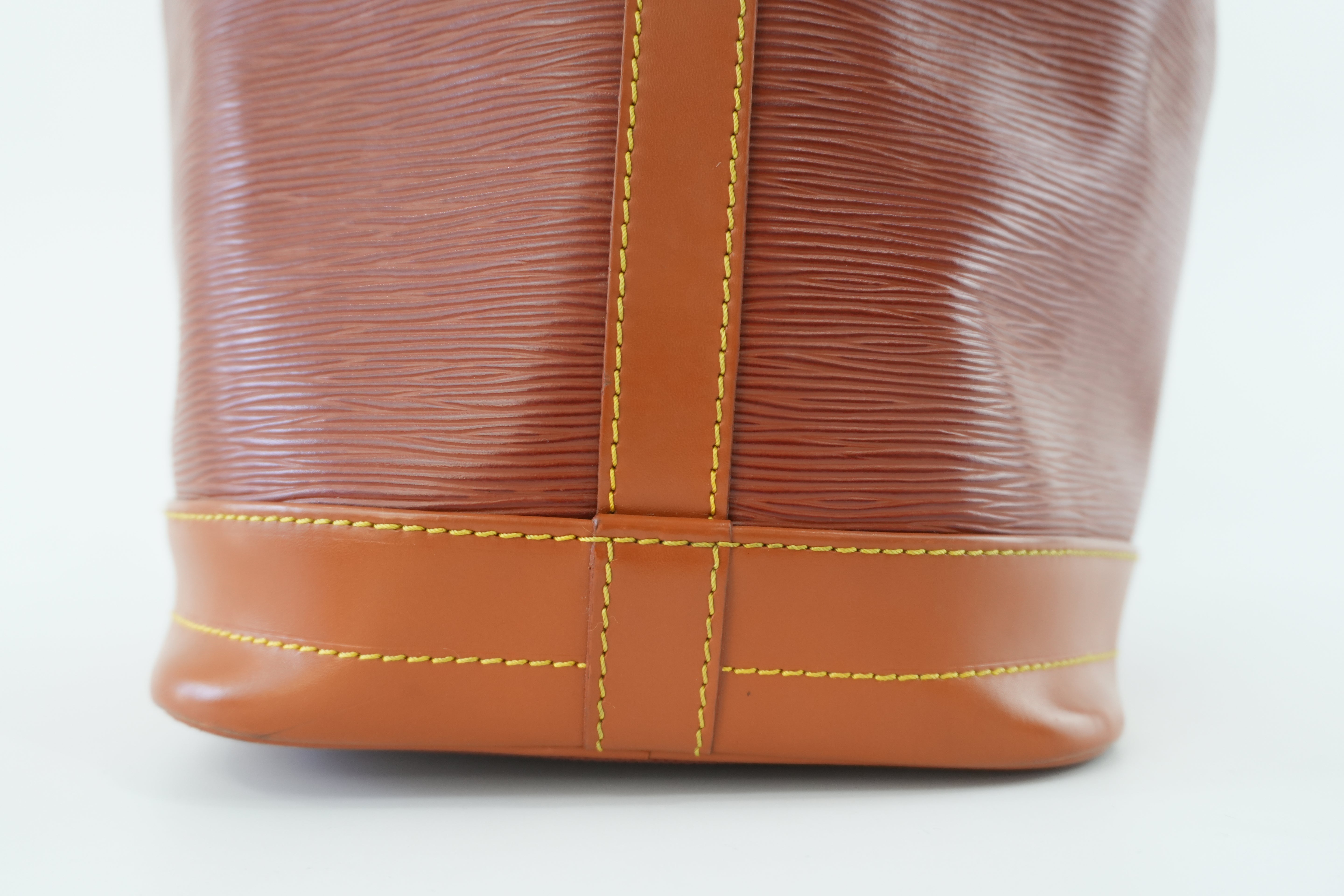 Louis Vuitton Noe GM Epi Shoulder Bag Kenya Brown Used