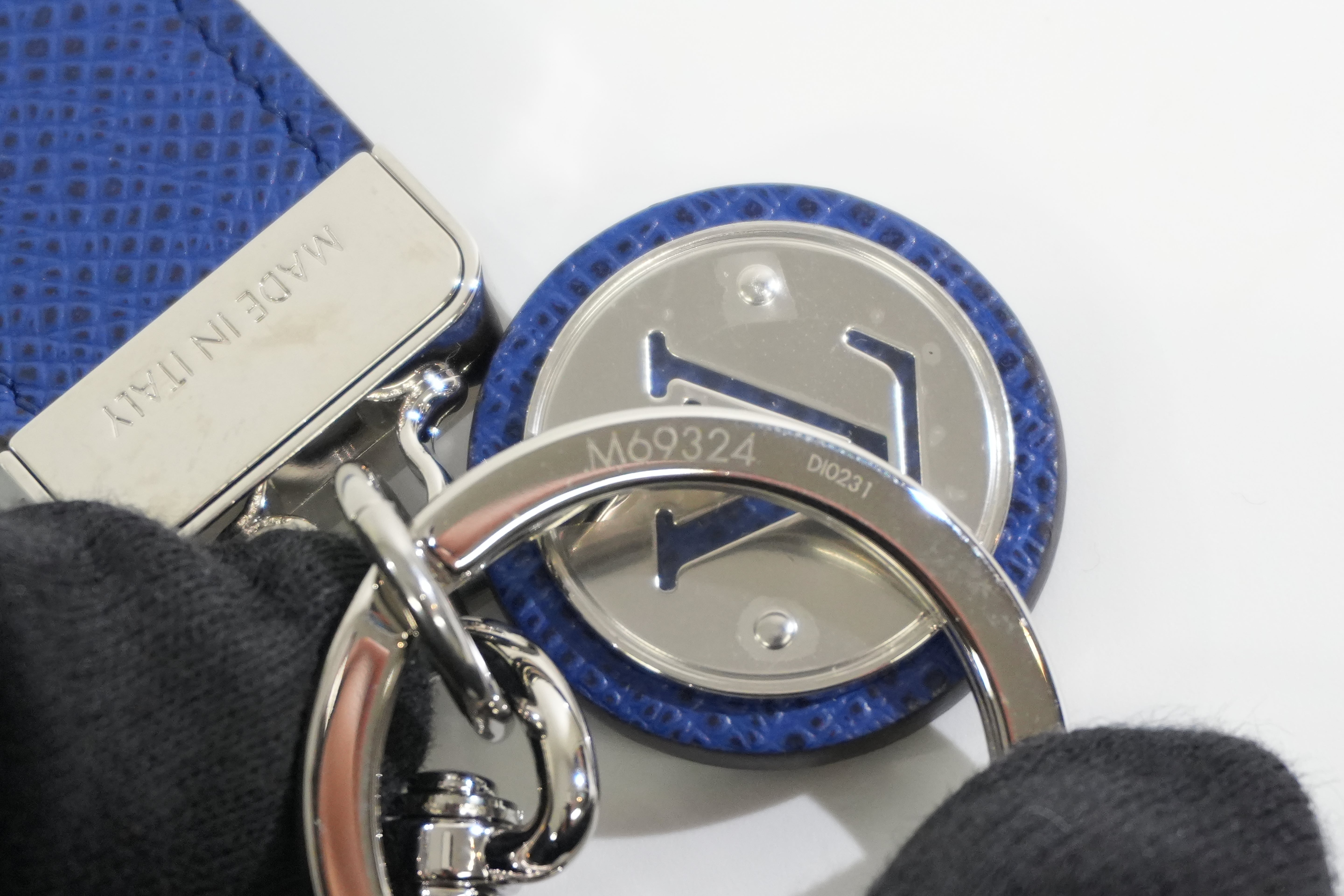 Pre-owned Louis Vuitton Metal Bag Charm Blue