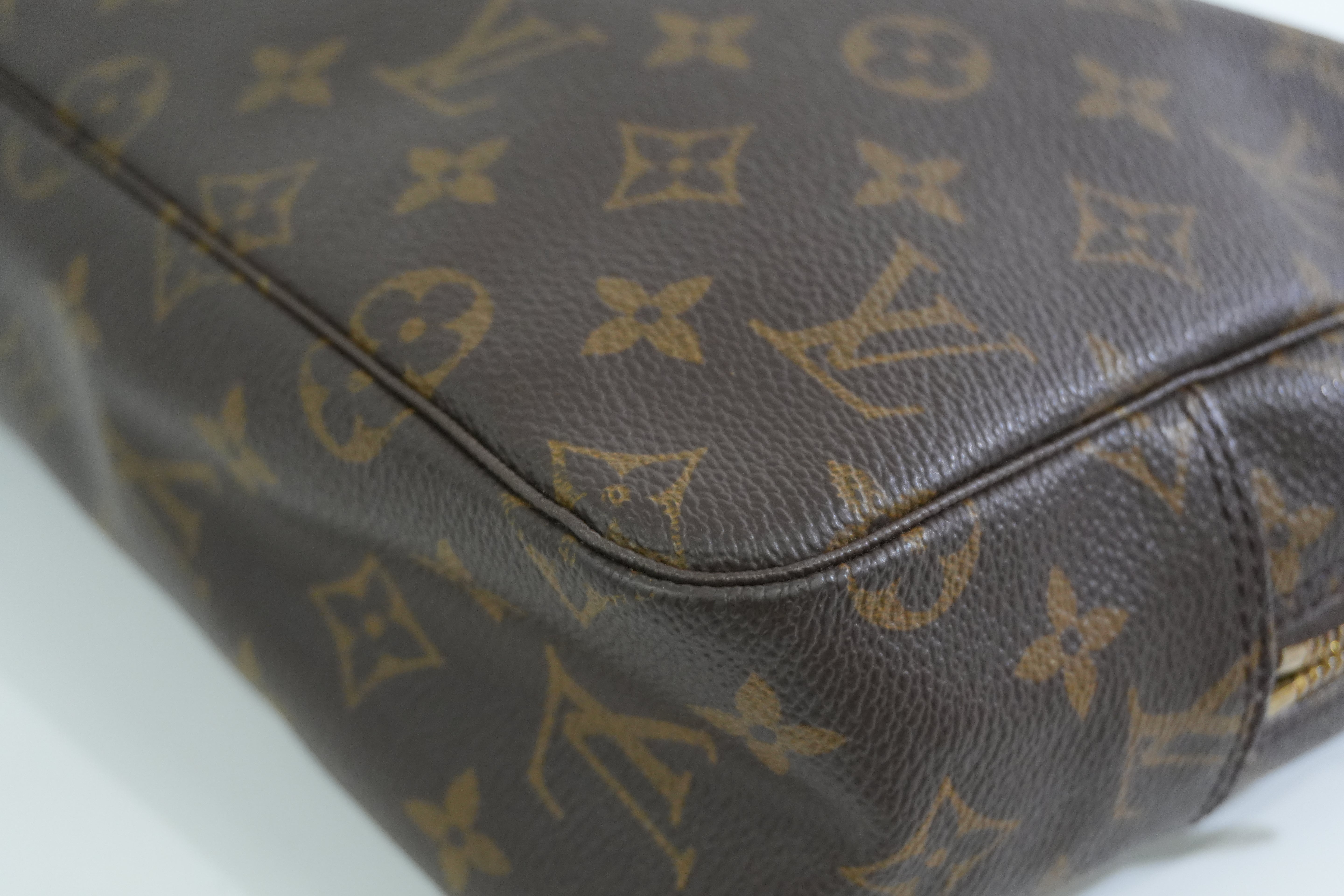 Louis Vuitton Monogram Trousse 28 Pouch Used