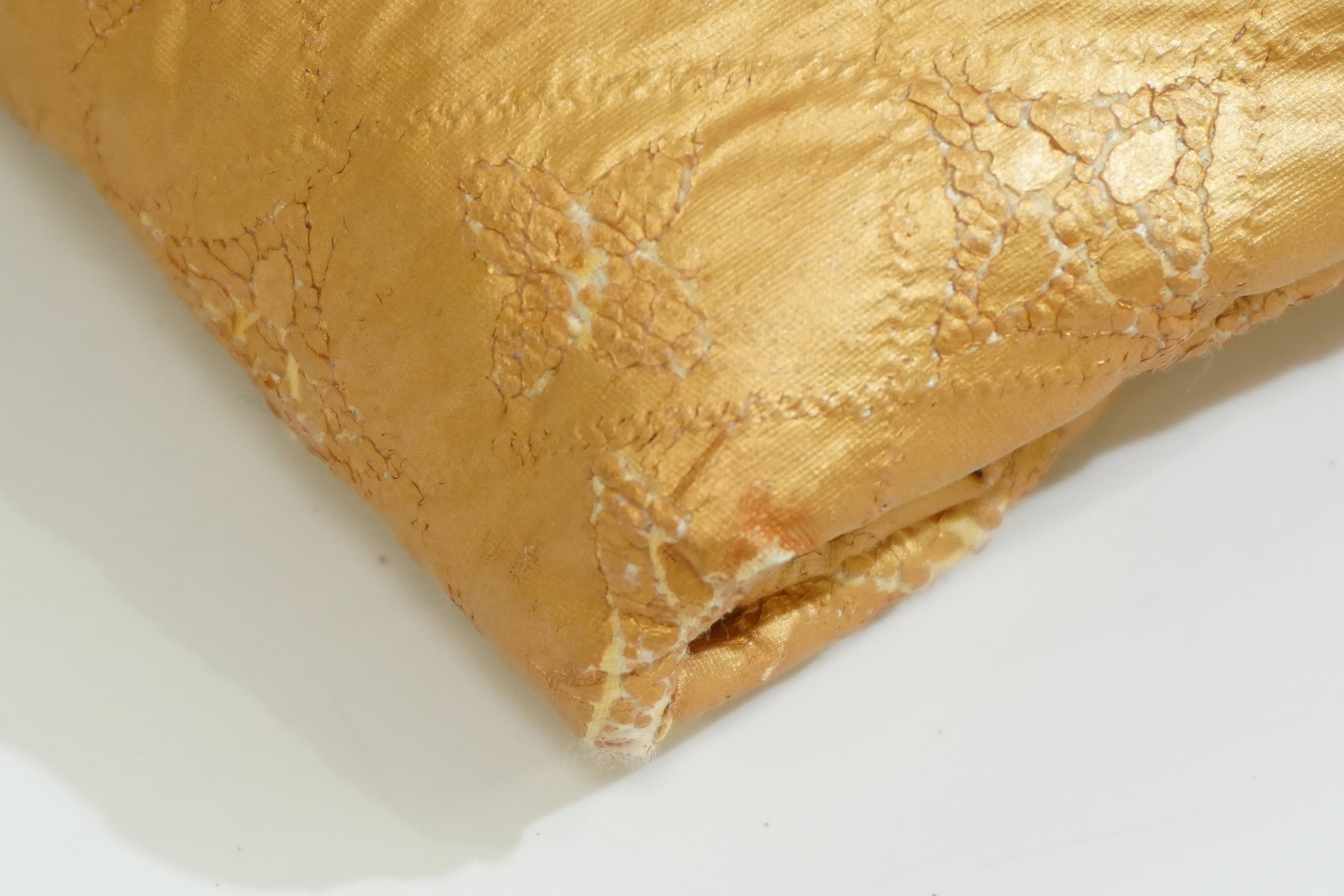 Pre-owned Louis Vuitton Monogram Limited Edition Altar Clutch Bag Gold