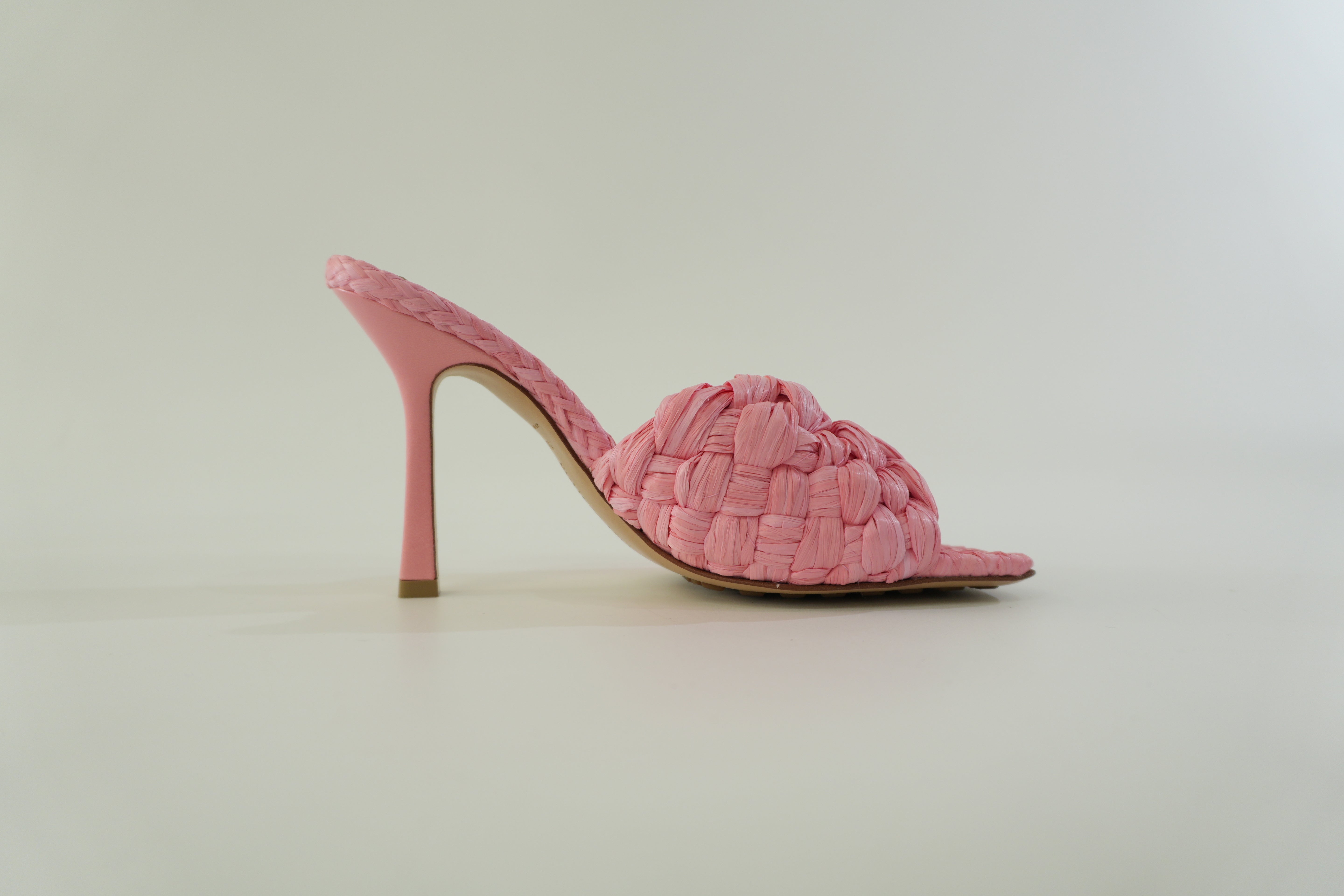 Pre-owned Bottega Veneta Straw High Heels Size 6.5 Pink